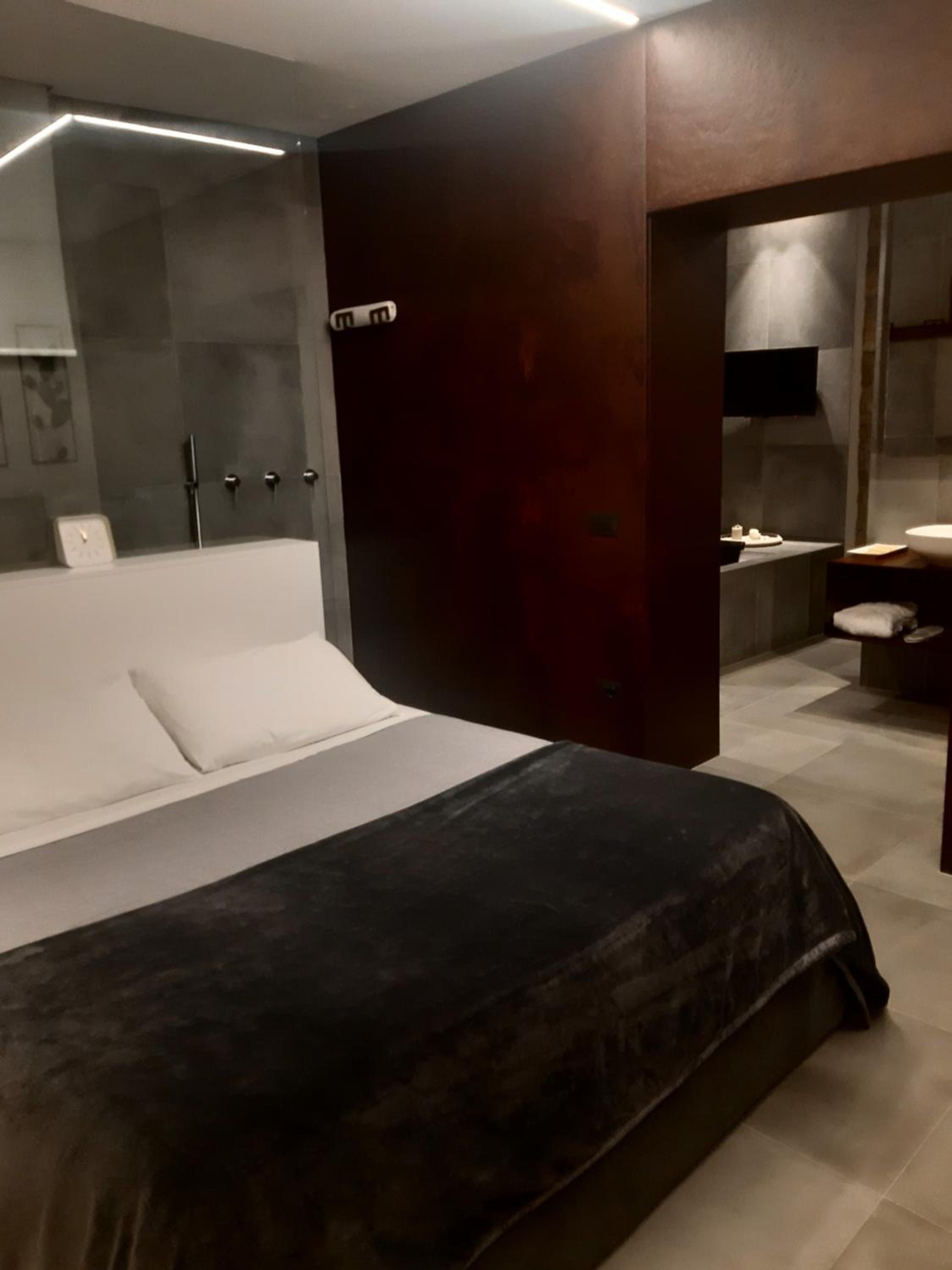 One-Bedroom Apartment - Photo 10
