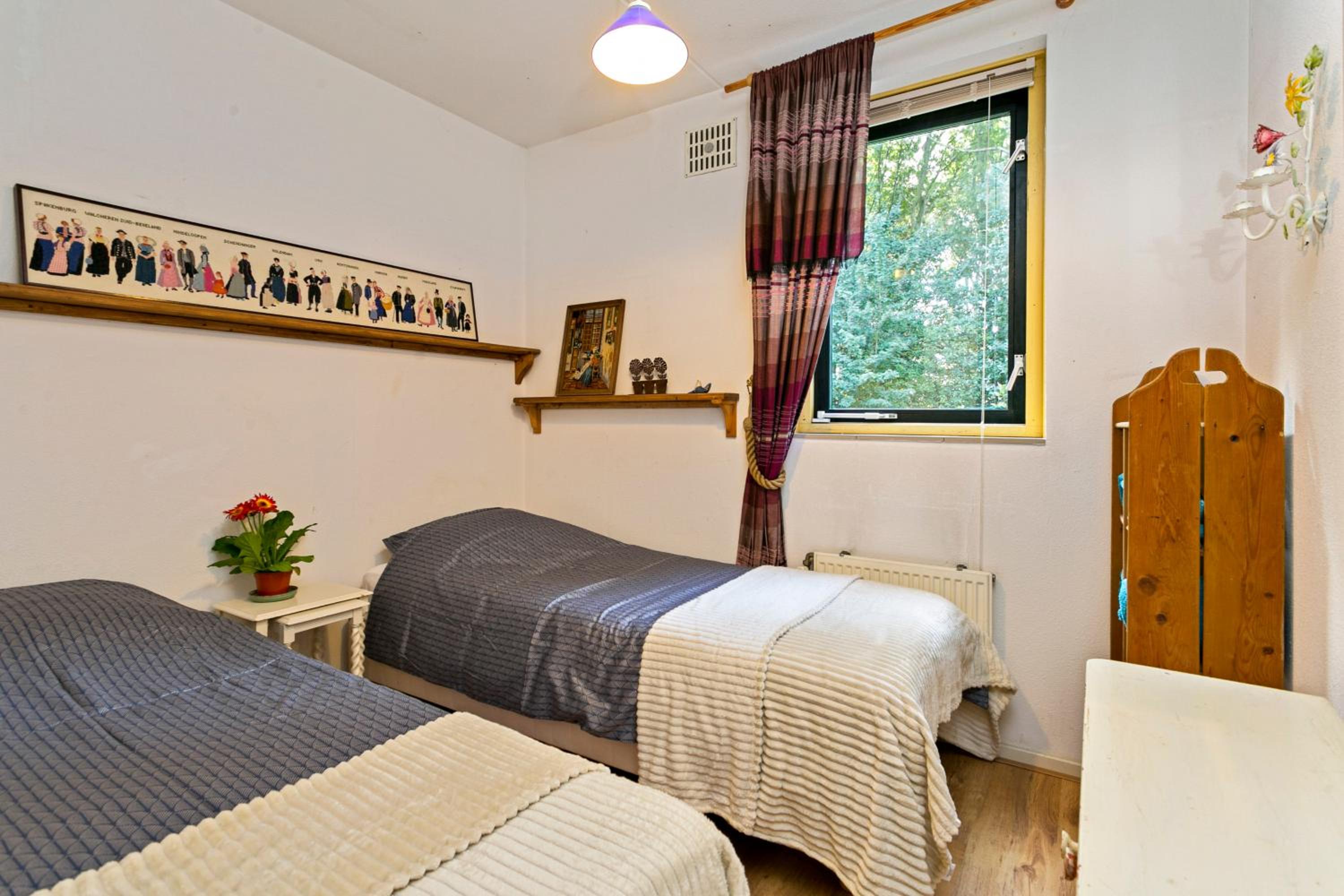 Three-Bedroom House photo 3