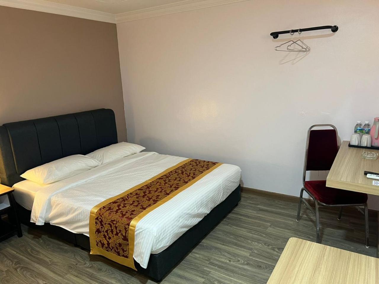 Queen Room - Photo 2