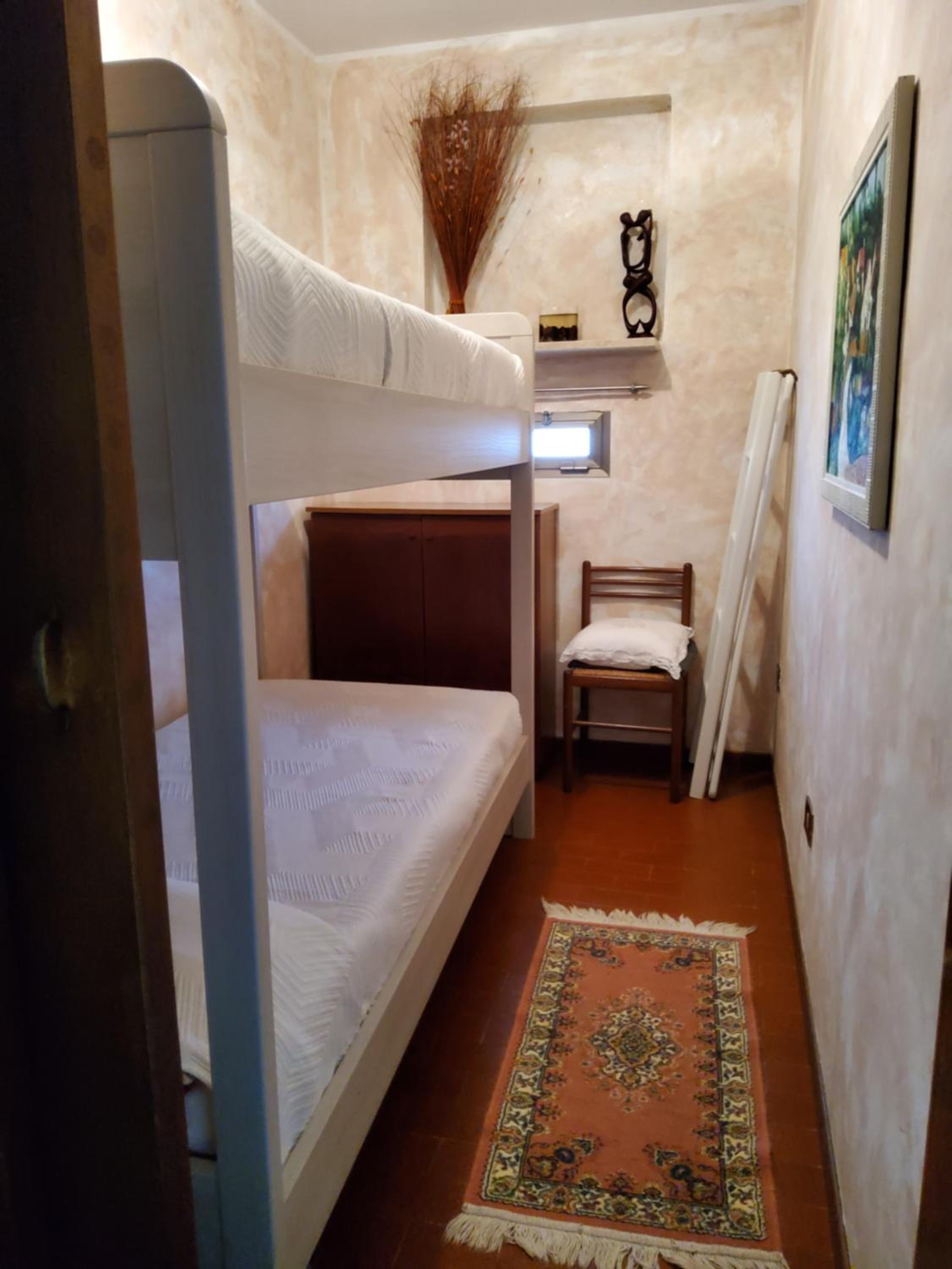 One-Bedroom House - Photo 11