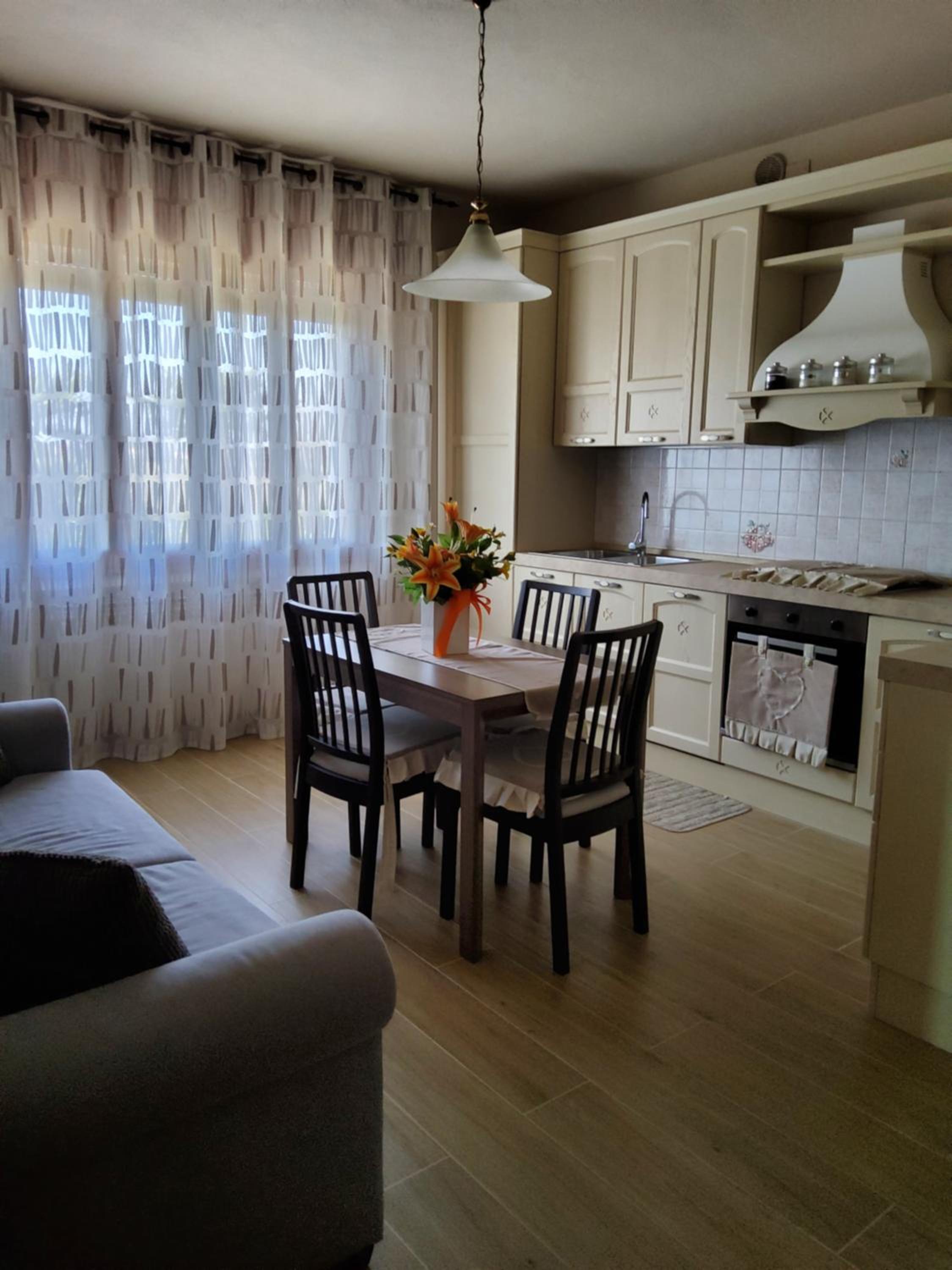 One-Bedroom House - Photo 12