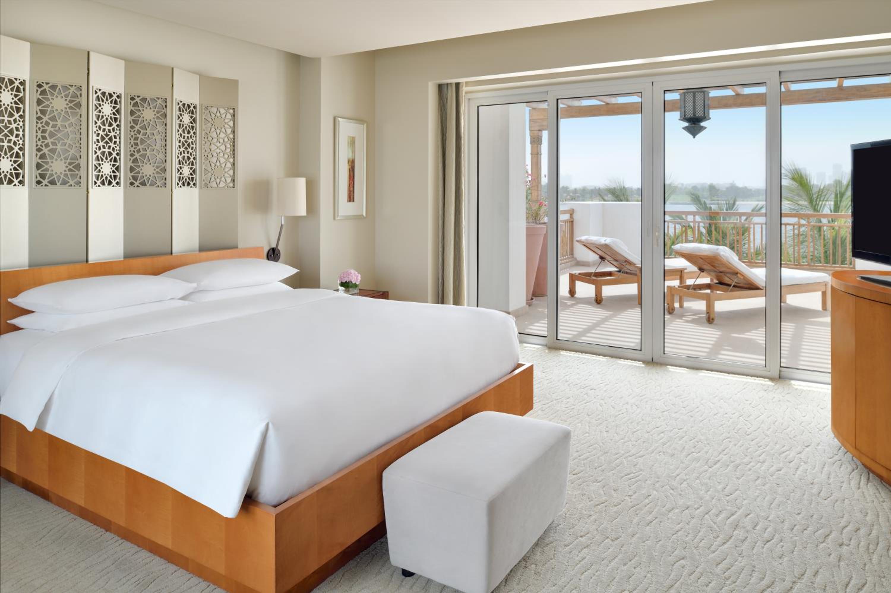Suite with Terrace and Lagoon View