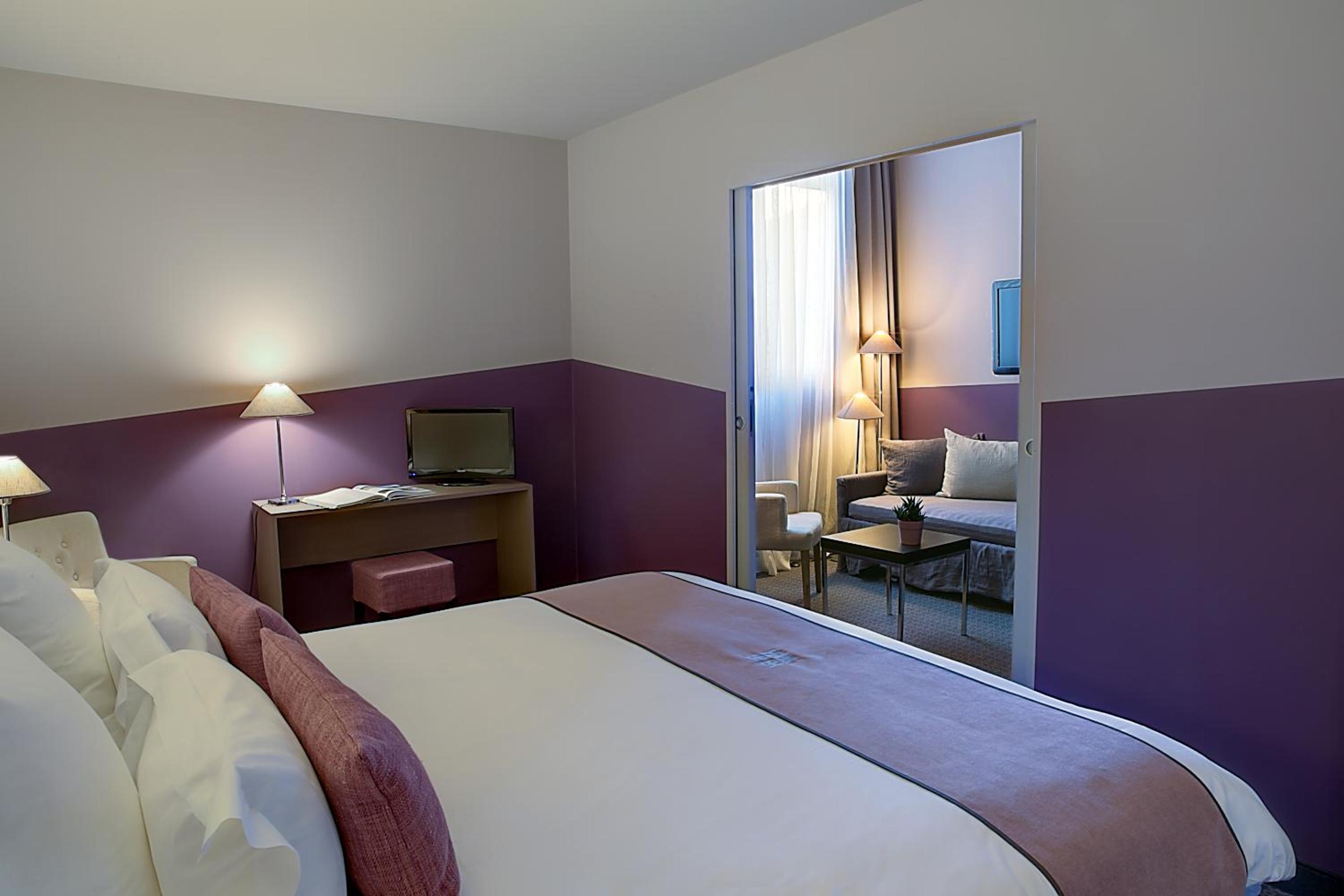 King Suite with Sofa Bed - Photo 5