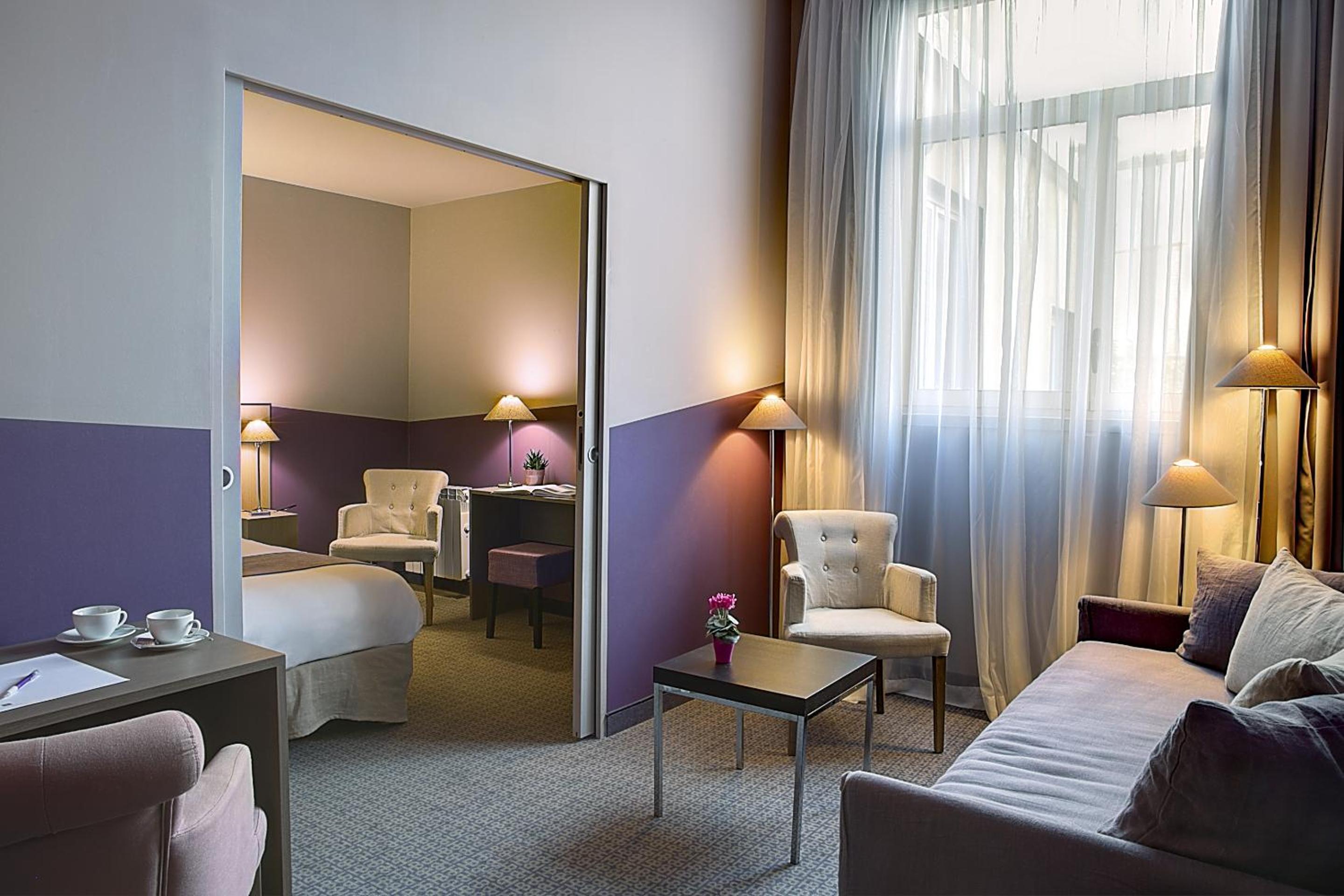 King Suite with Sofa Bed - Photo 6