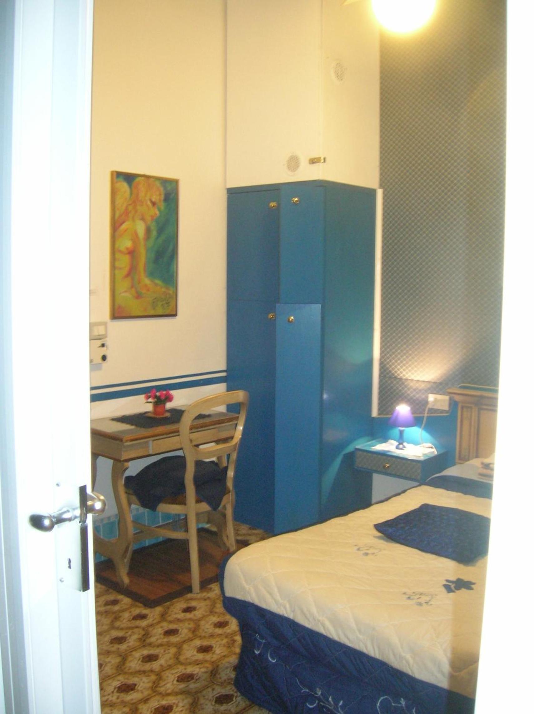 Deluxe Suite photo 3
