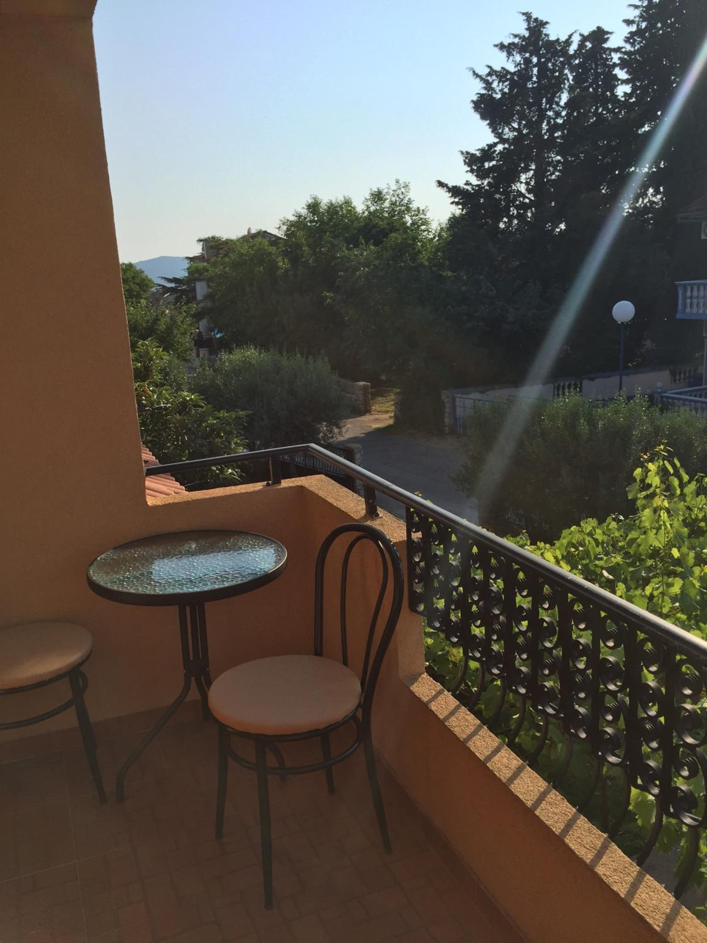 Studio with Balcony - Photo 10