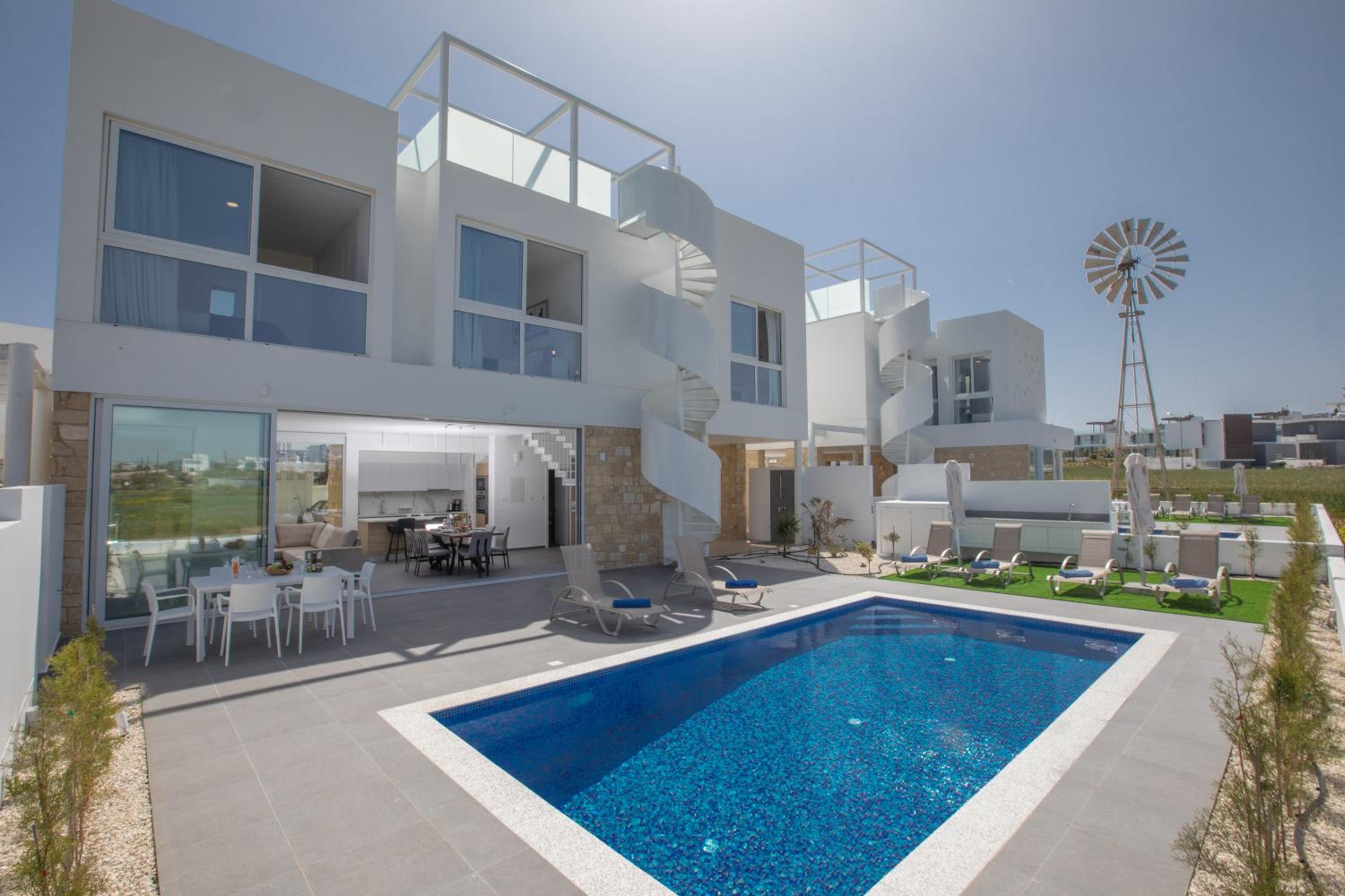 Three-Bedroom Villa photo 3