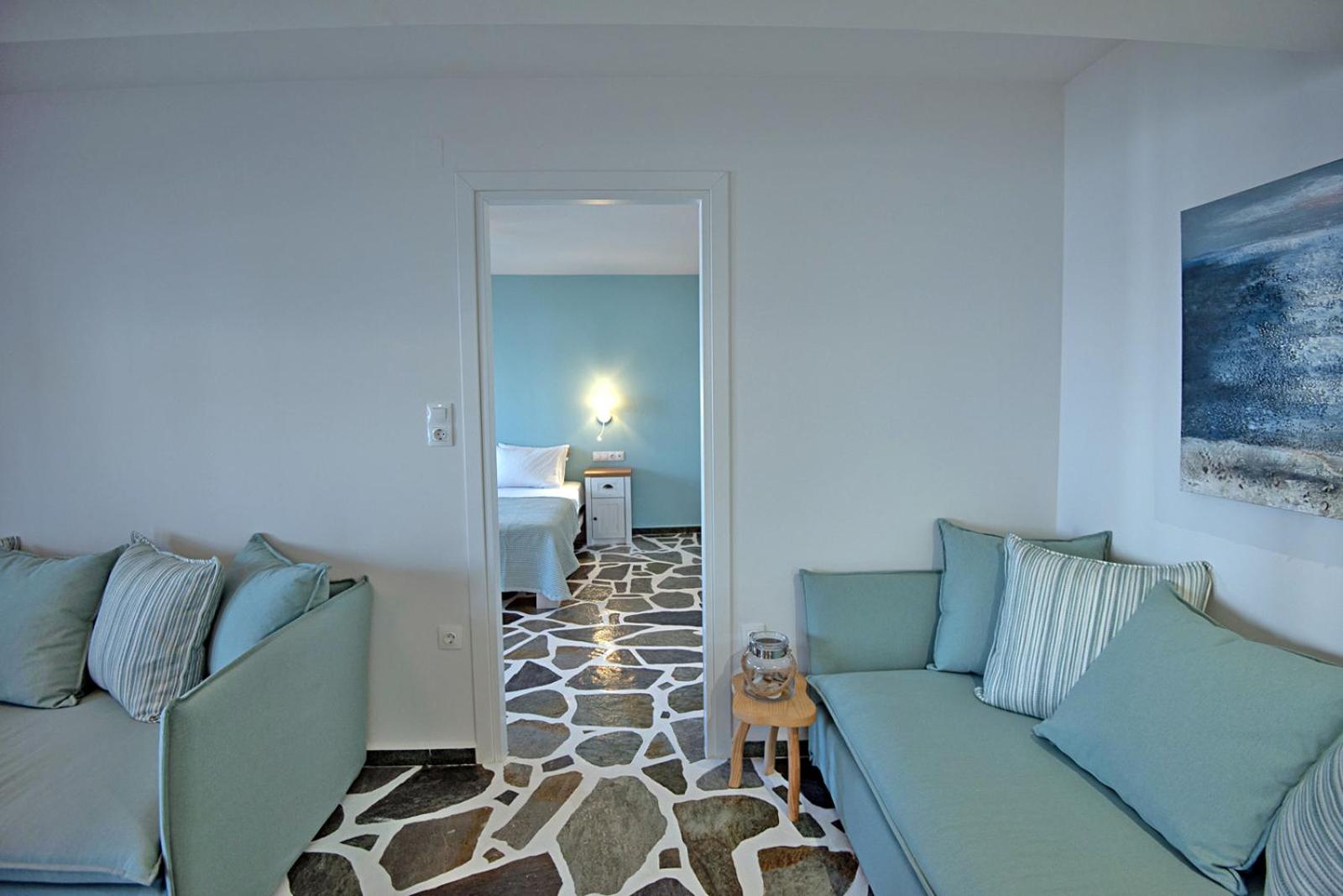 One-Bedroom Apartment photo 3