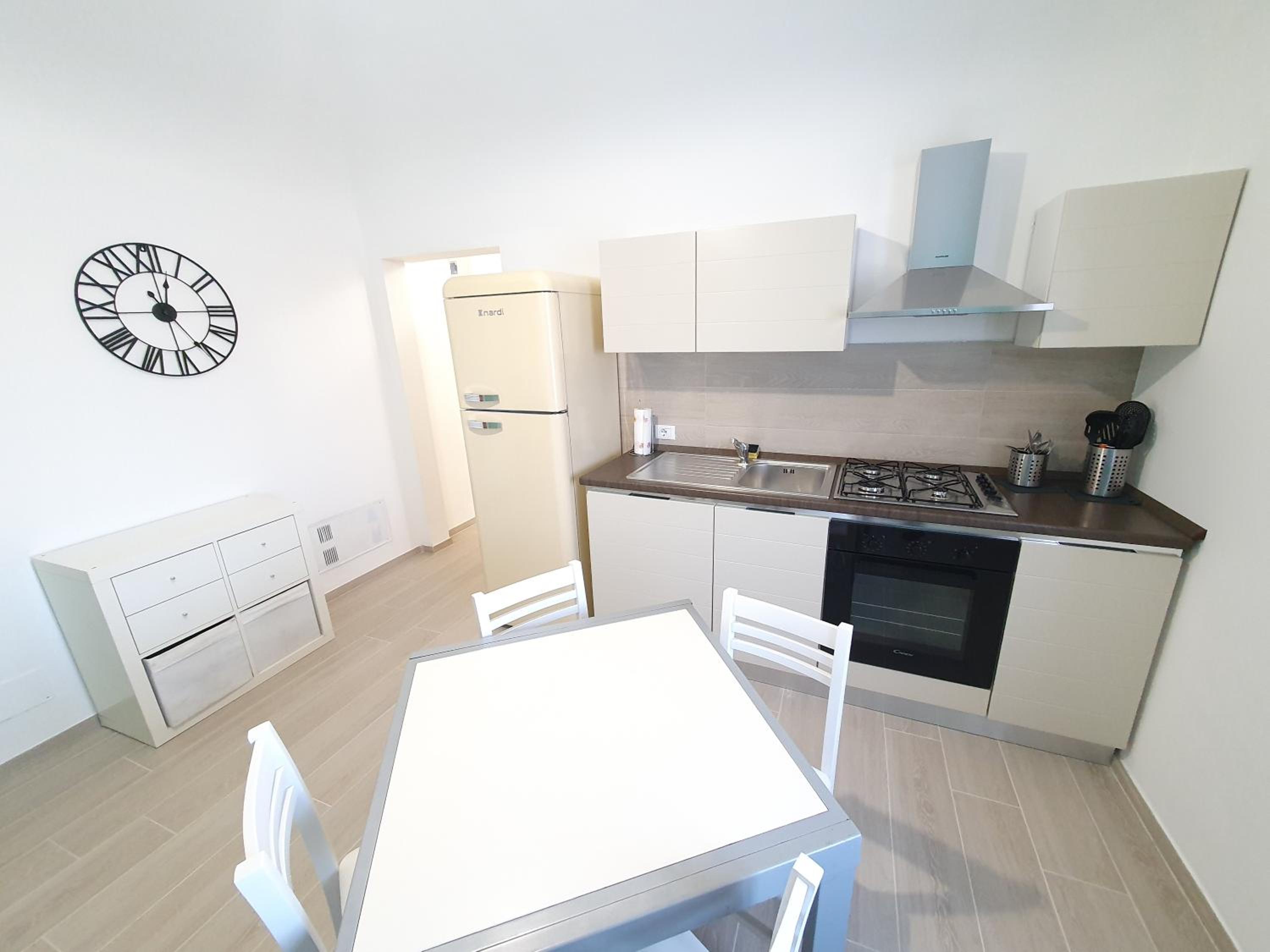Apartment - Photo 32