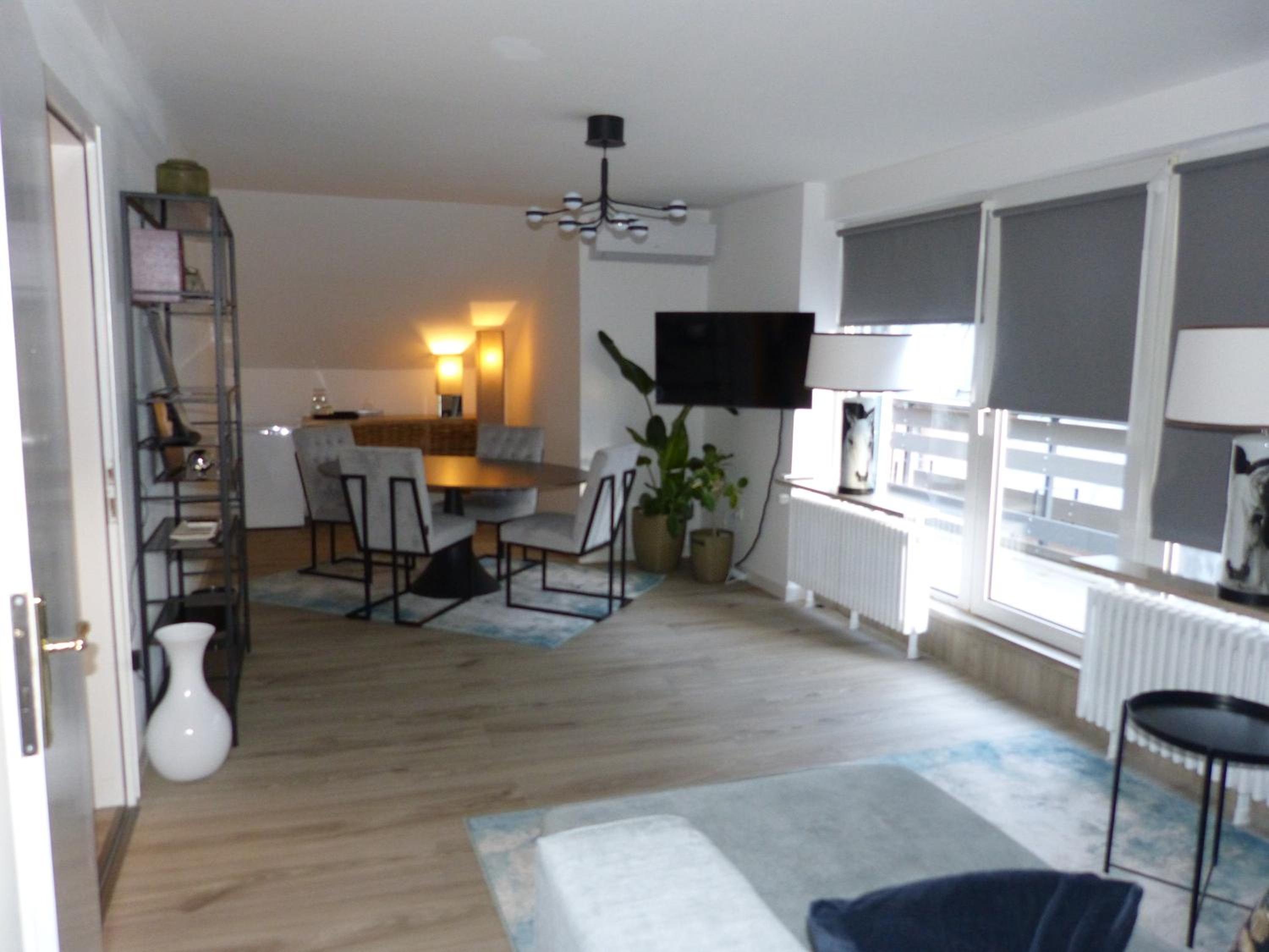 Family Room - Photo 8