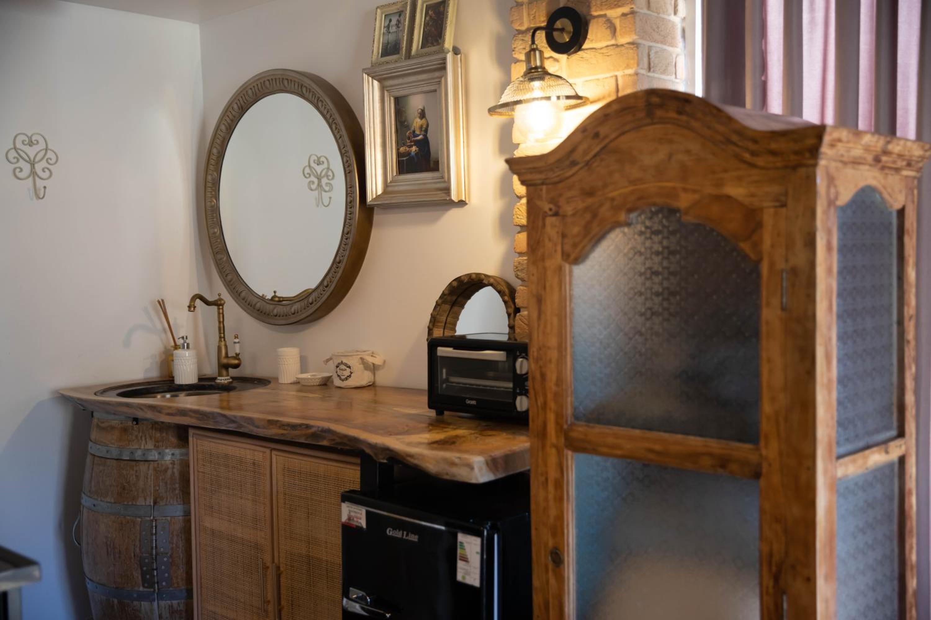 King Suite - Photo 7