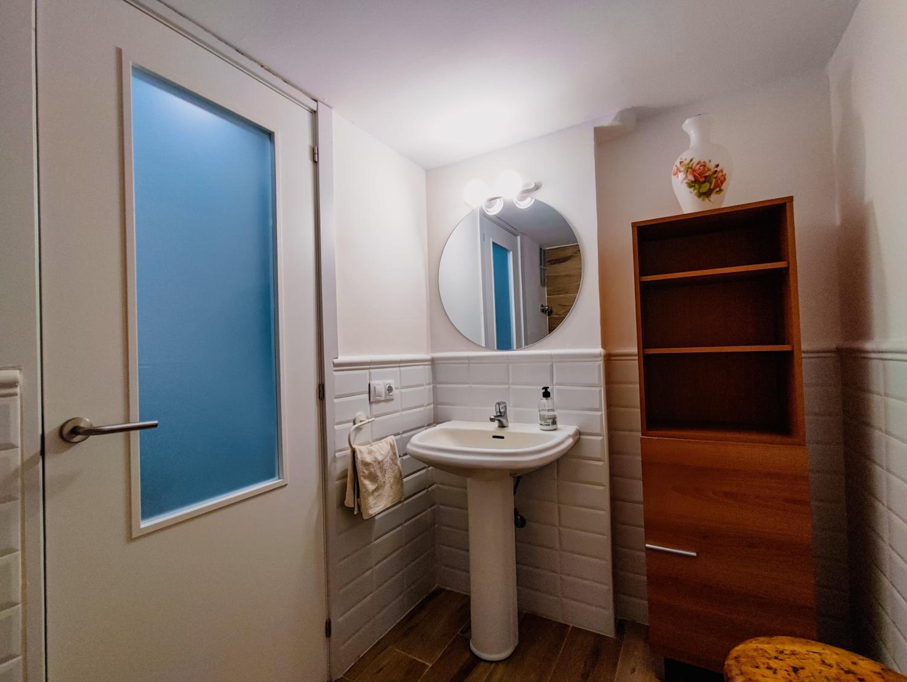 Two-Bedroom House photo 3