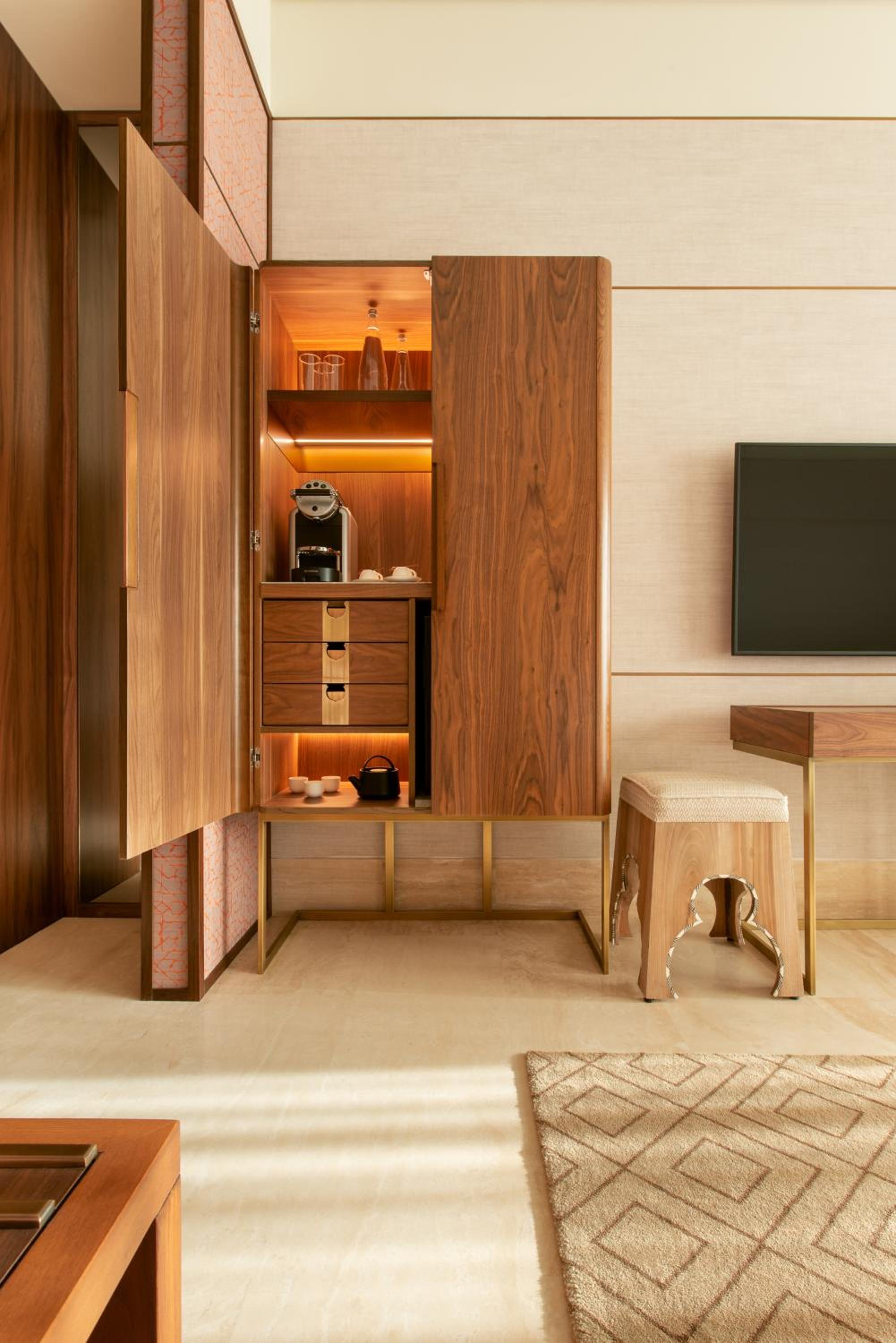 Standard King Room - Photo 3