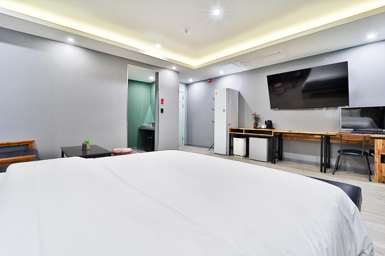 Deluxe Double Room - Photo 7