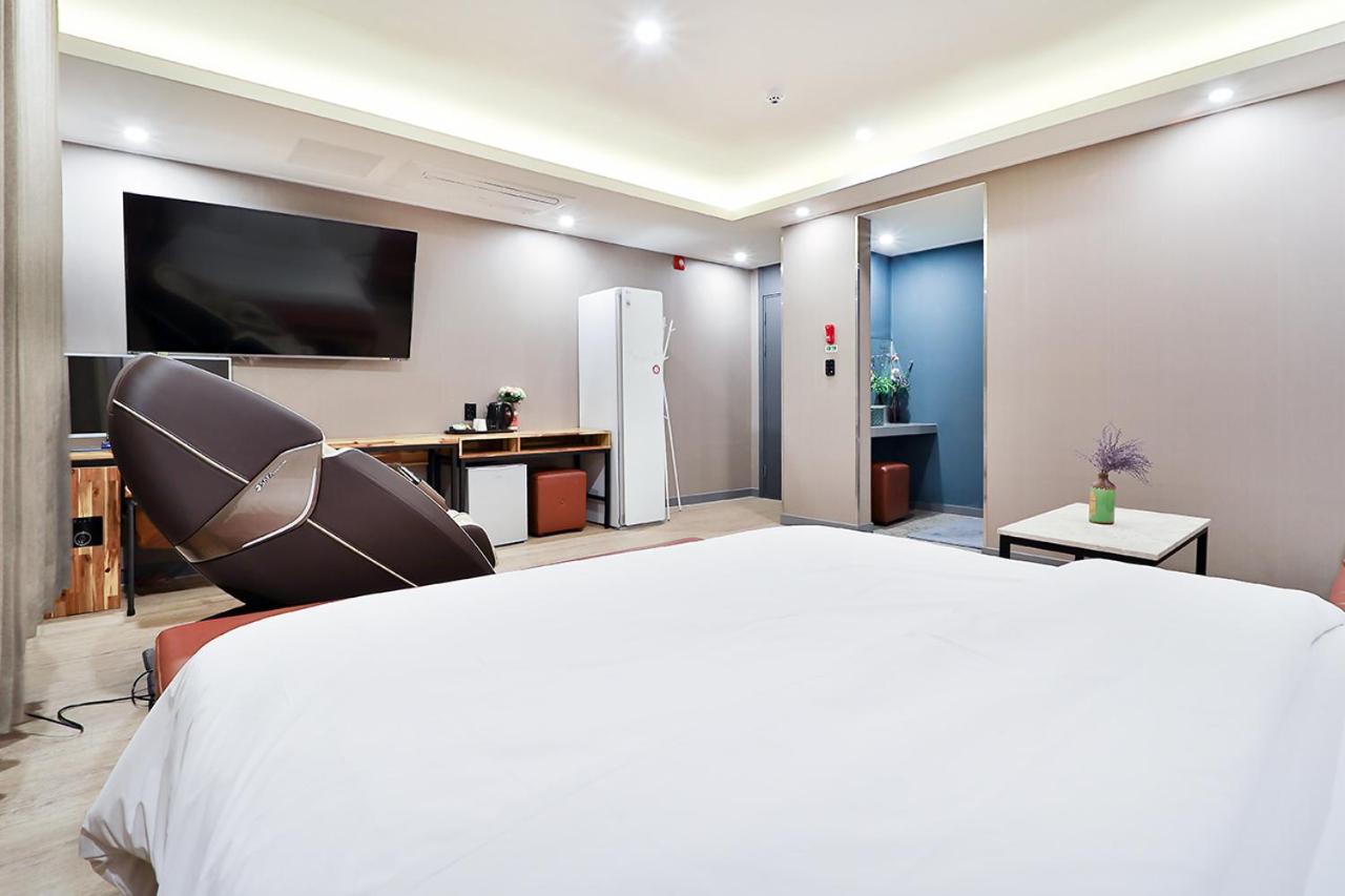 Deluxe Suite - Photo 2