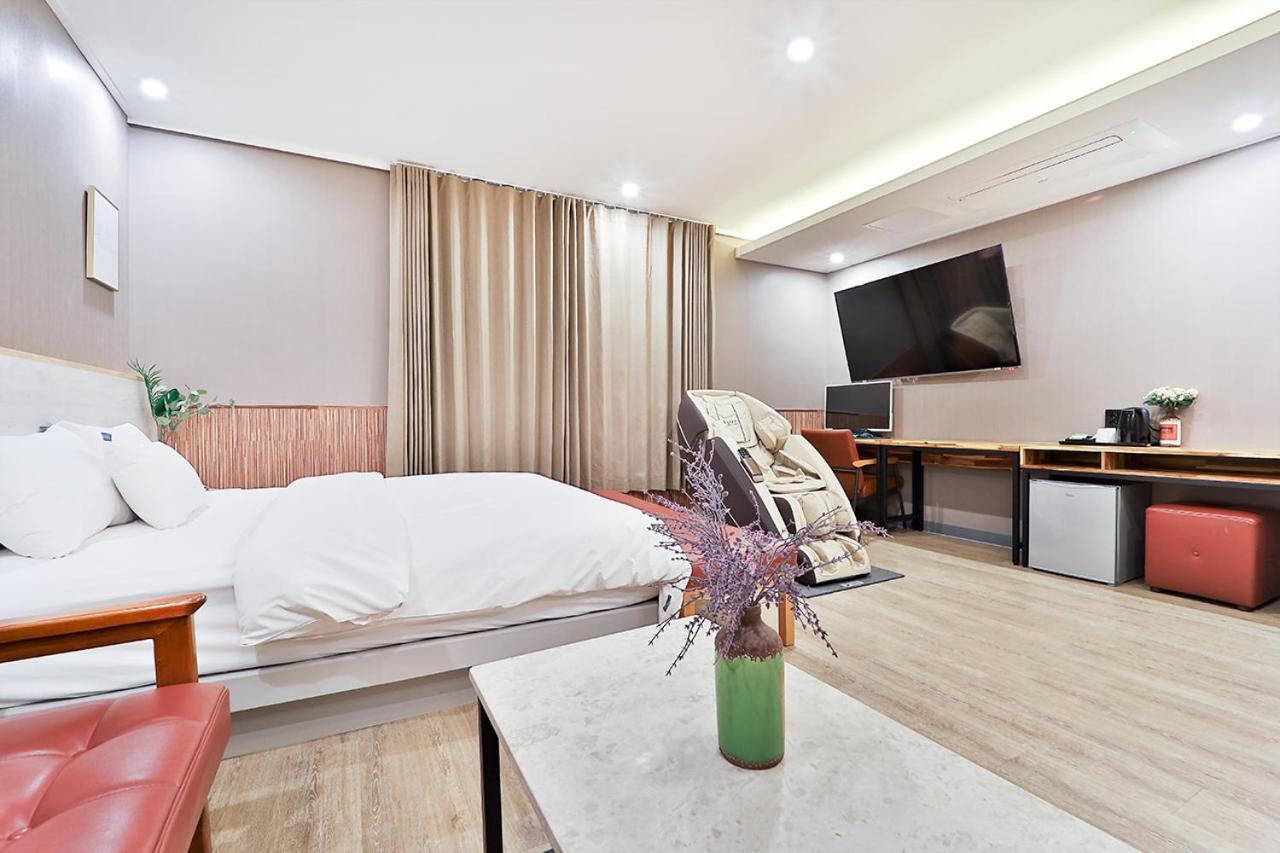 Deluxe Suite - Photo 5
