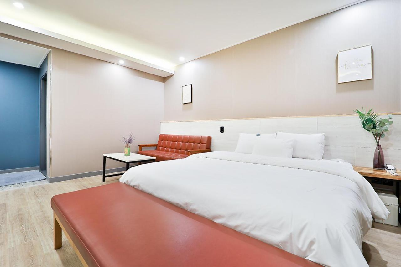 Deluxe Suite - Photo 6