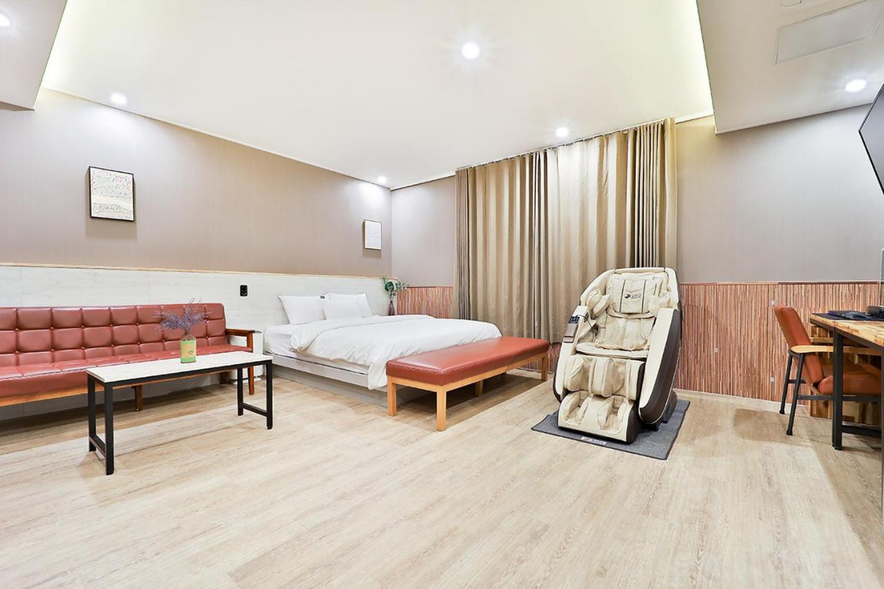 Deluxe Suite - Photo 1