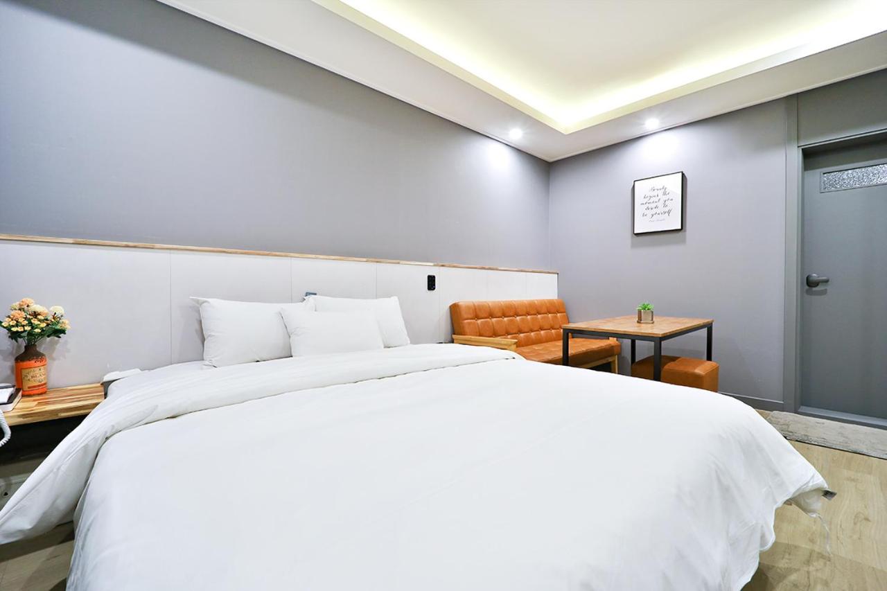 Superior Suite - Photo 8