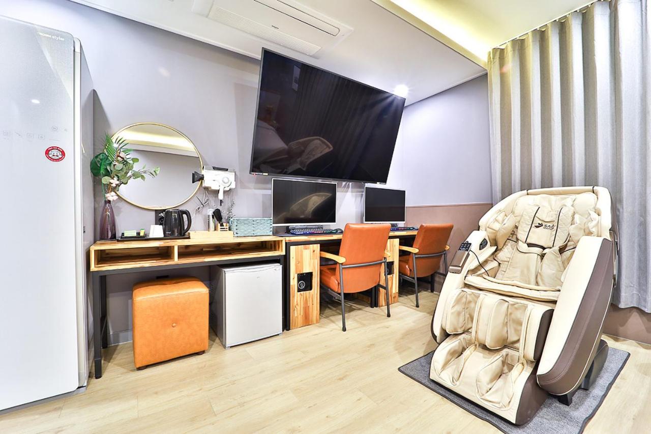 Superior Suite - Photo 6