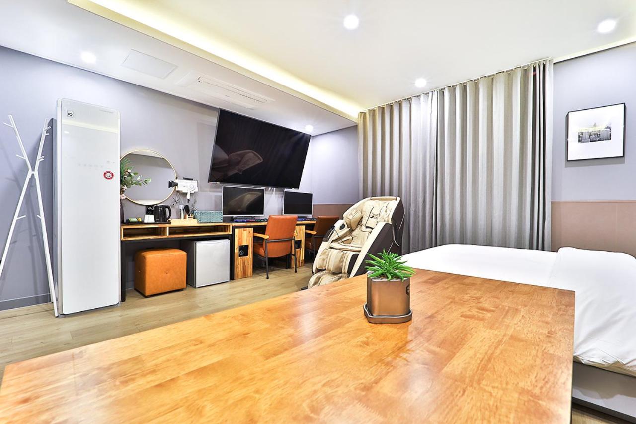 Superior Suite - Photo 5
