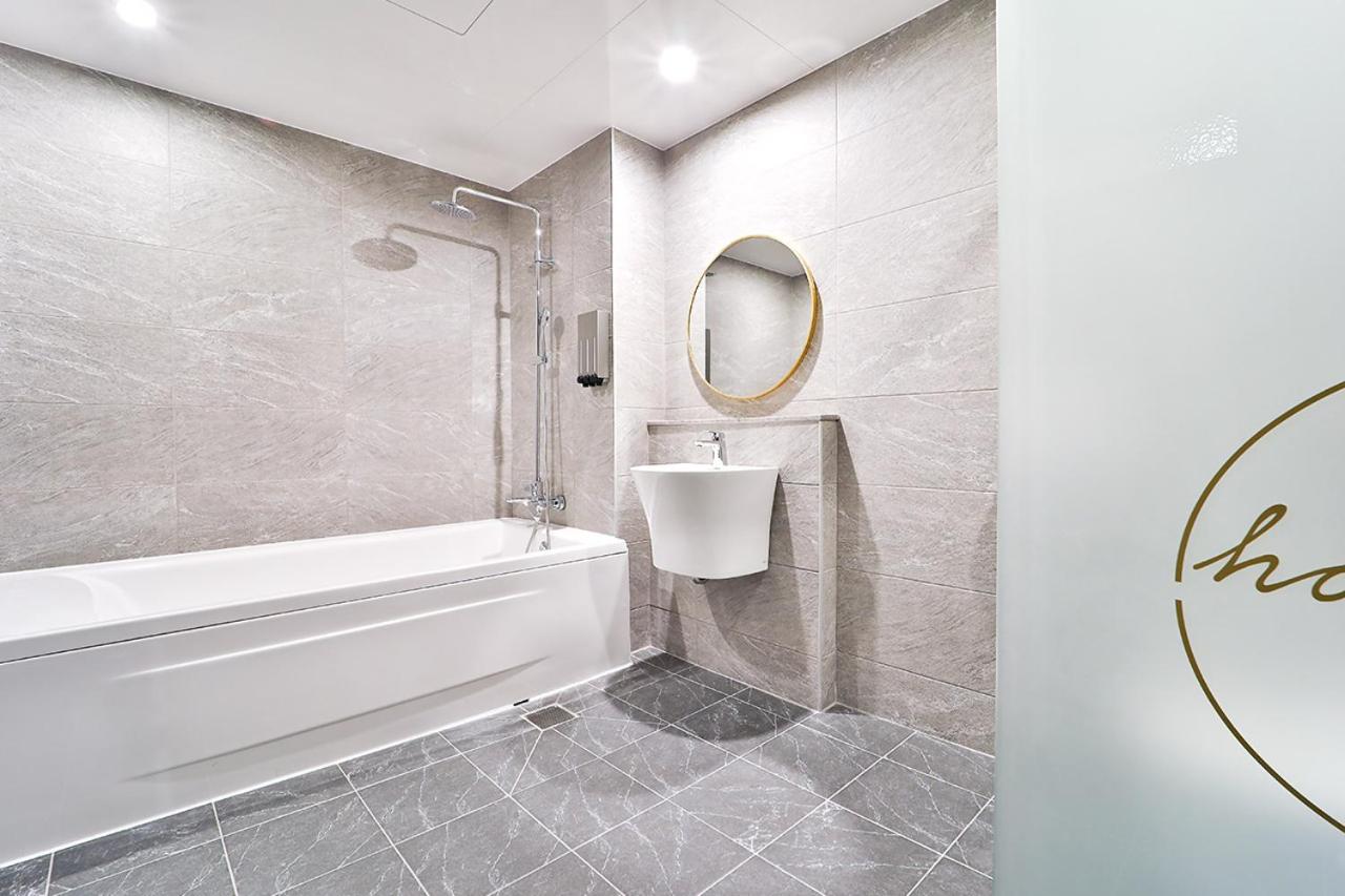 Superior Suite - Photo 3