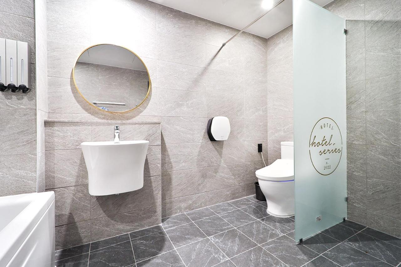 Superior Suite - Photo 4