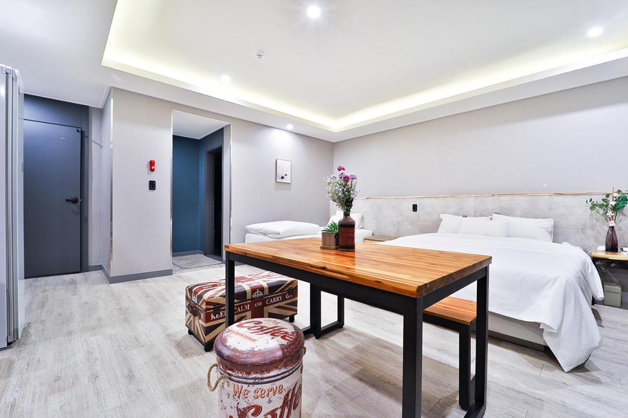Family Suite Room - Photo 8