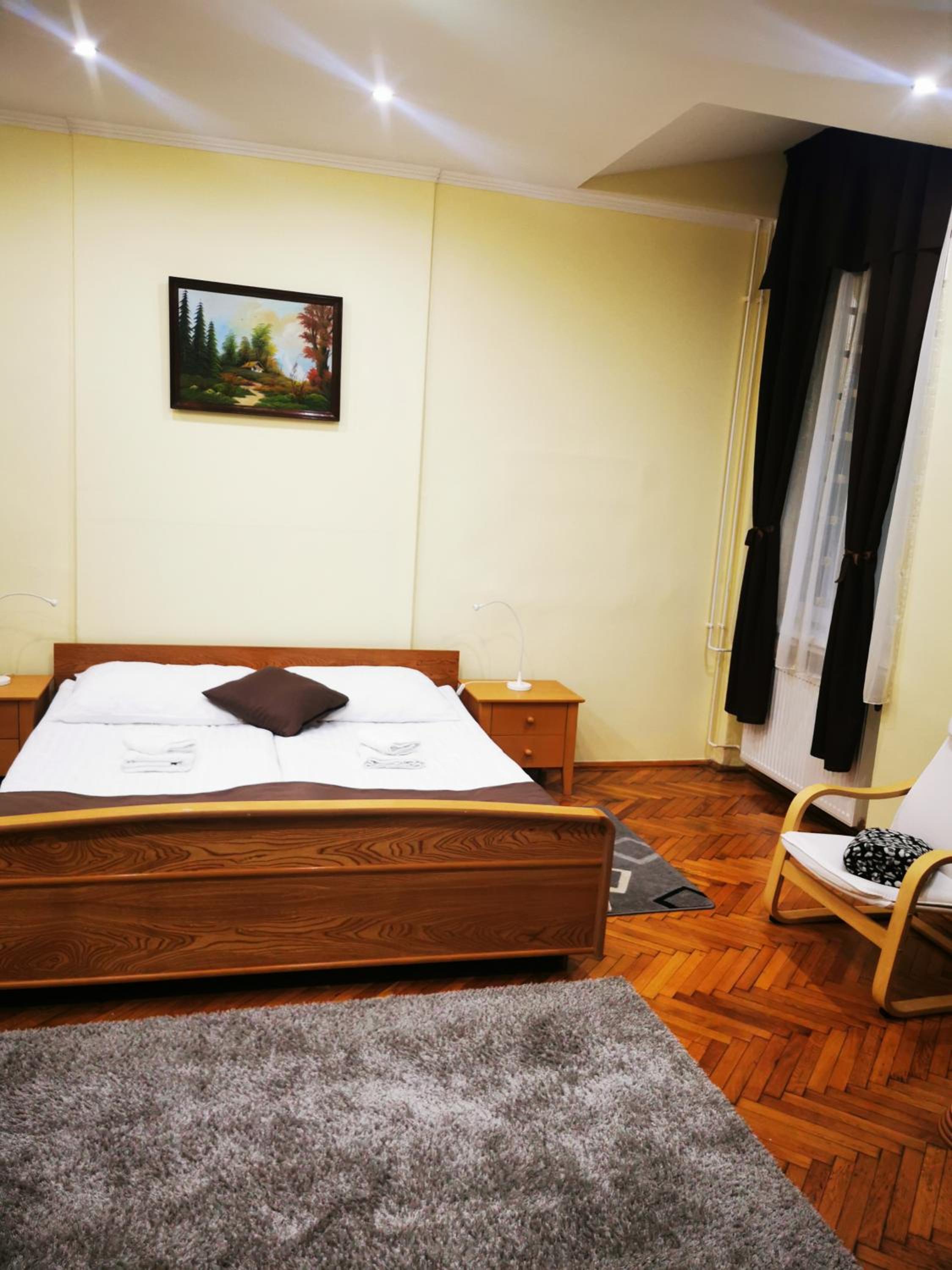 One-Bedroom Apartment photo 2
