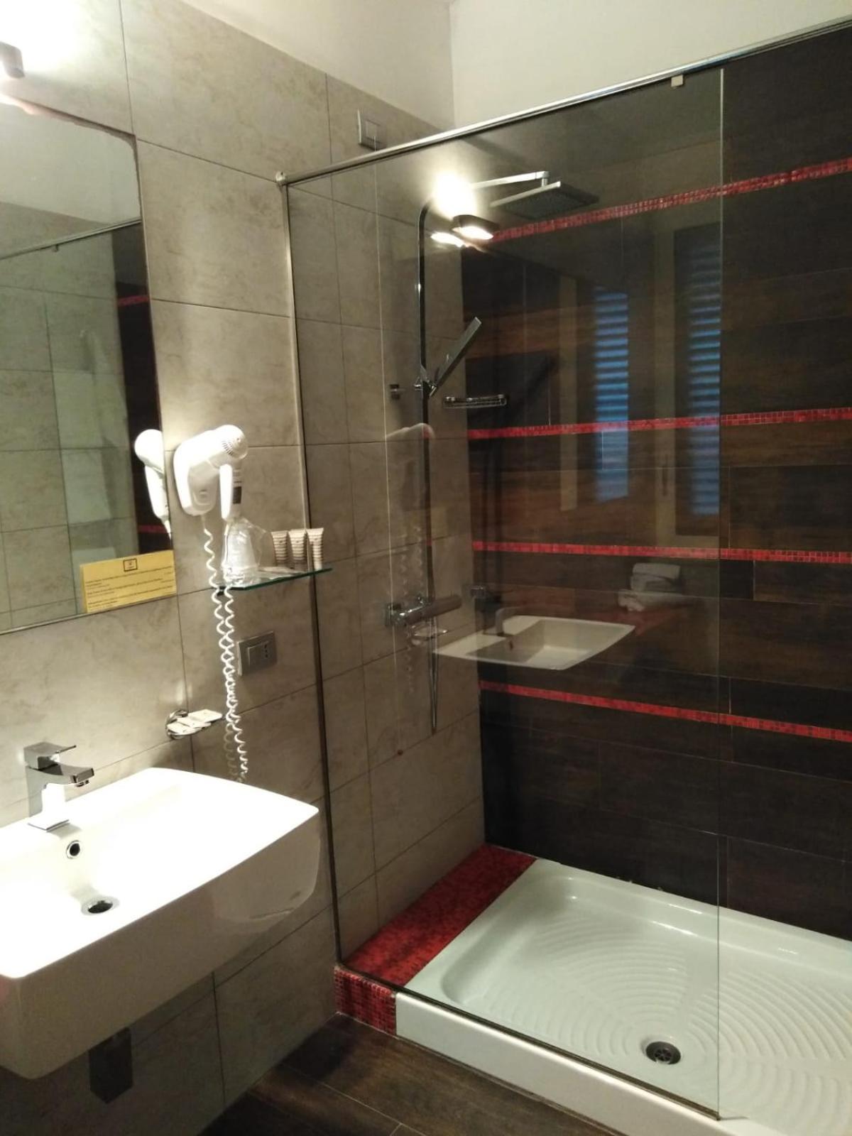 Quadruple Room with Balcony photo 3