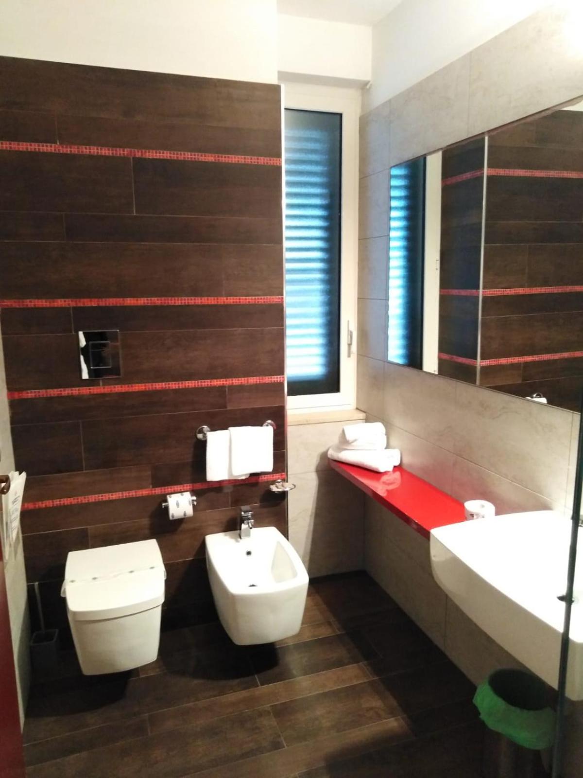 Quadruple Room with Balcony photo 2