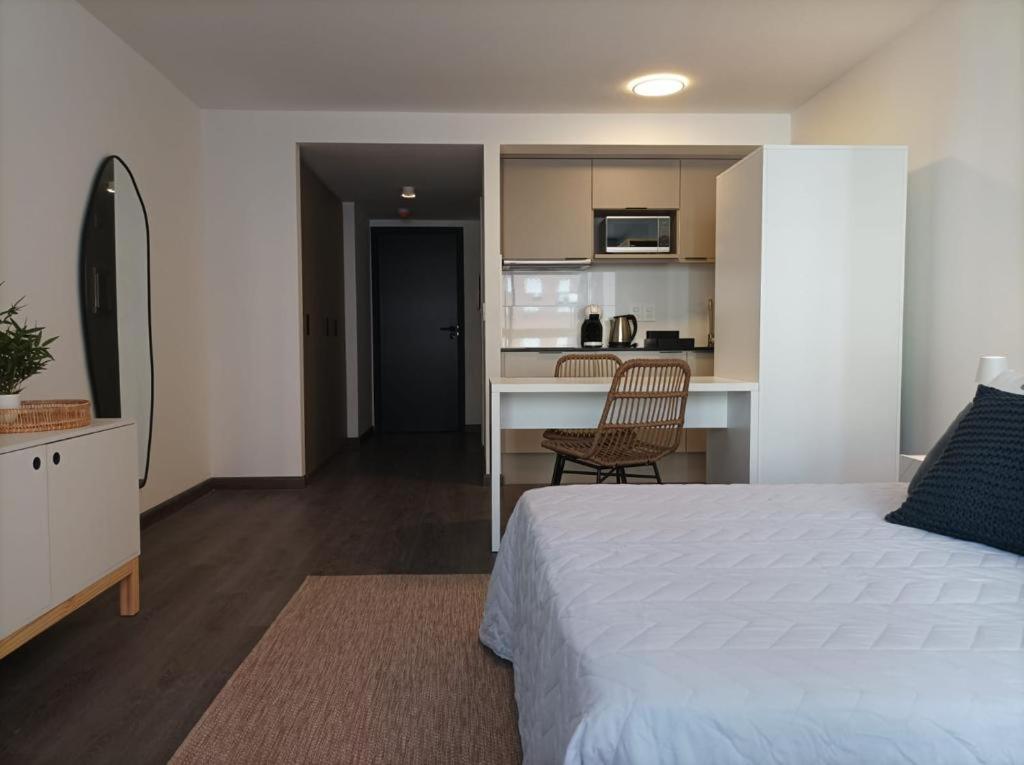 One-Bedroom Apartment photo 2