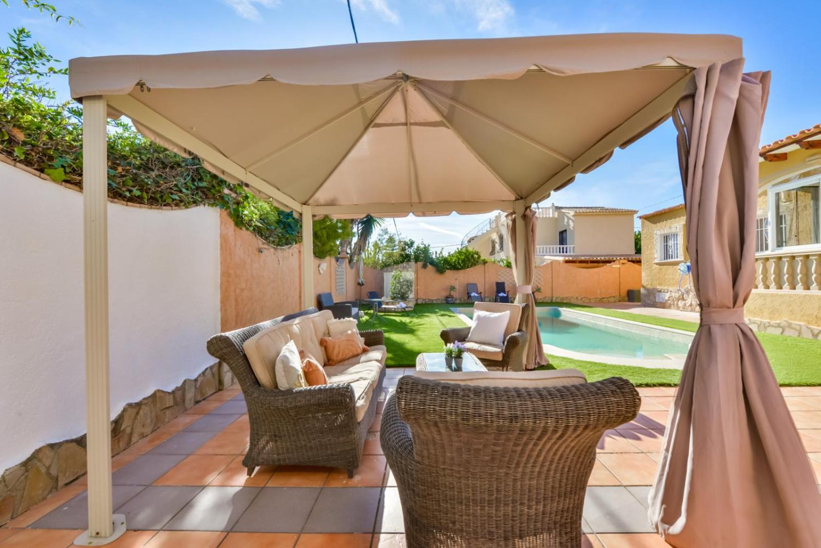 Villa photo 2