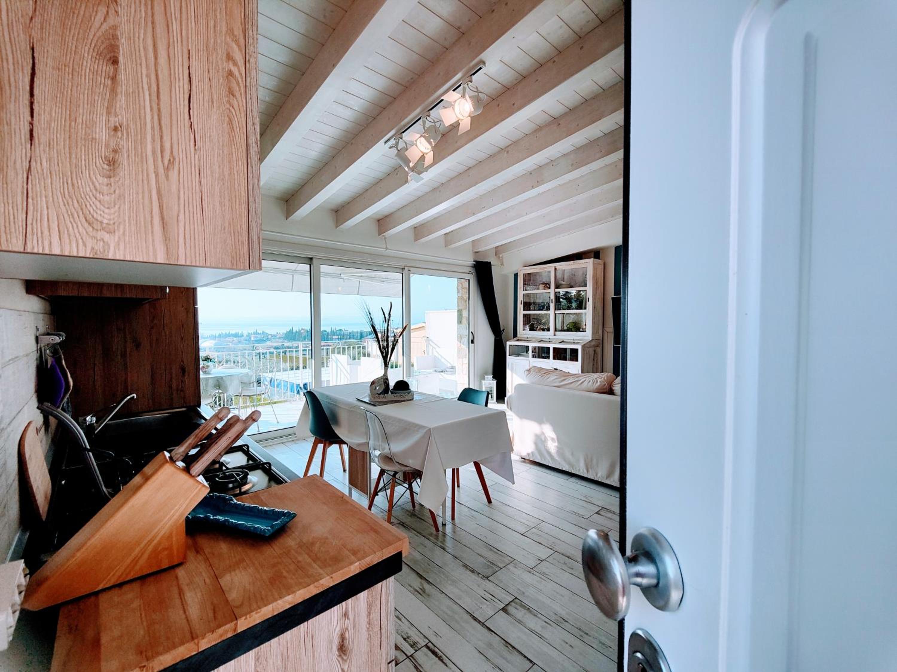 One-Bedroom Apartment with Lake View
