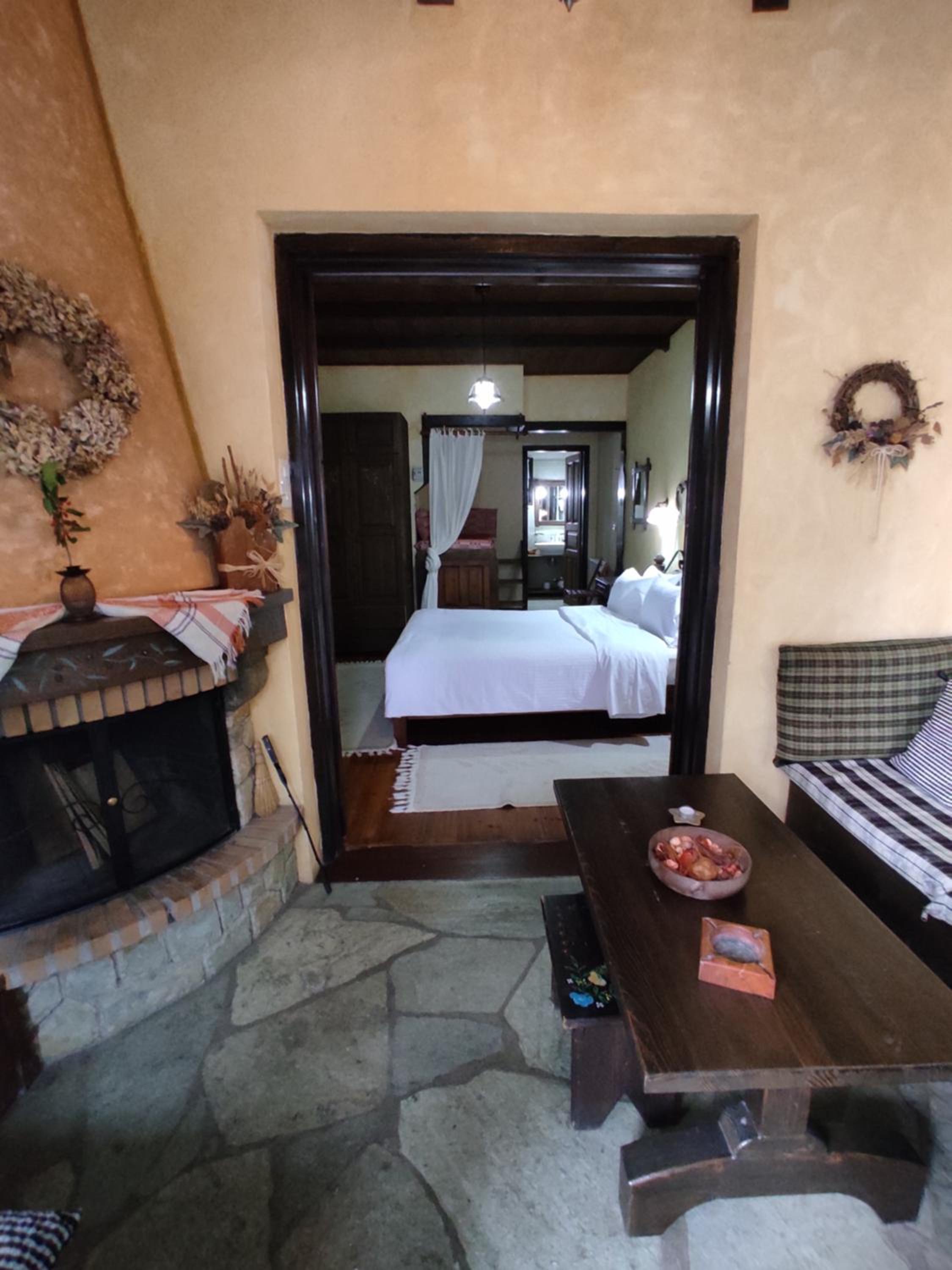 Superior Studio with Fireplace  - Photo 8