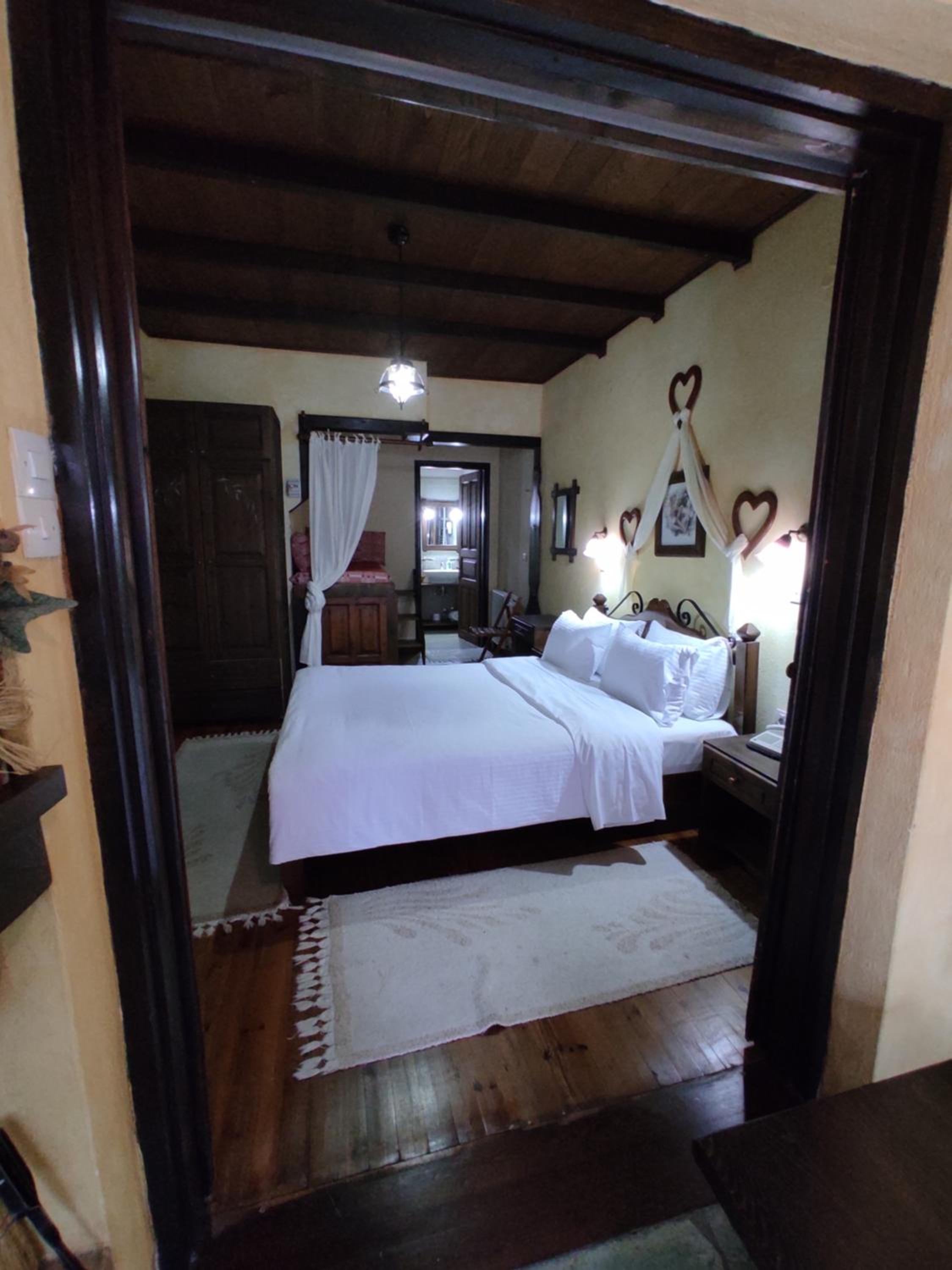 Superior Studio with Fireplace  - Photo 9