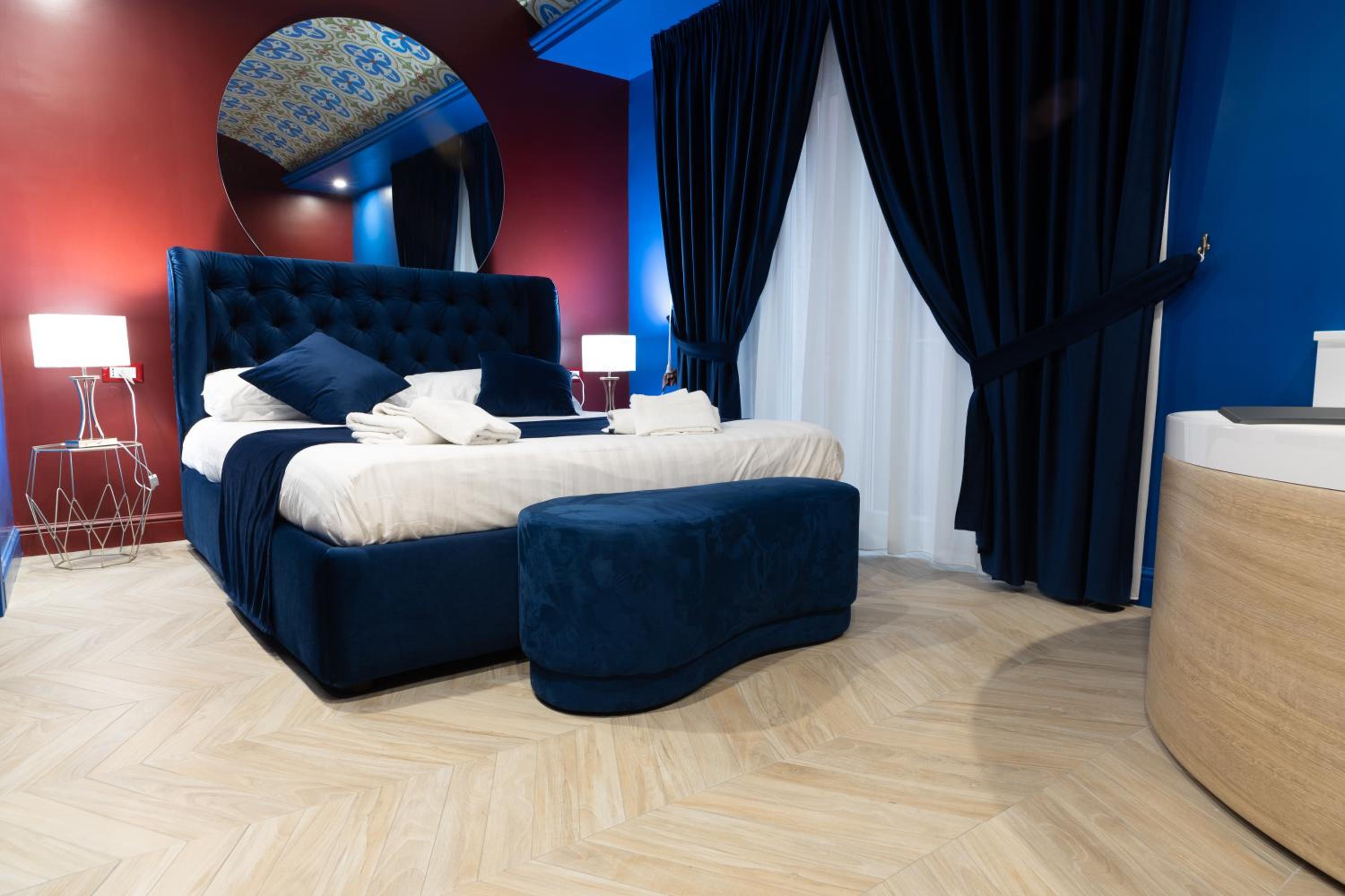 Queen Room with Spa Bath