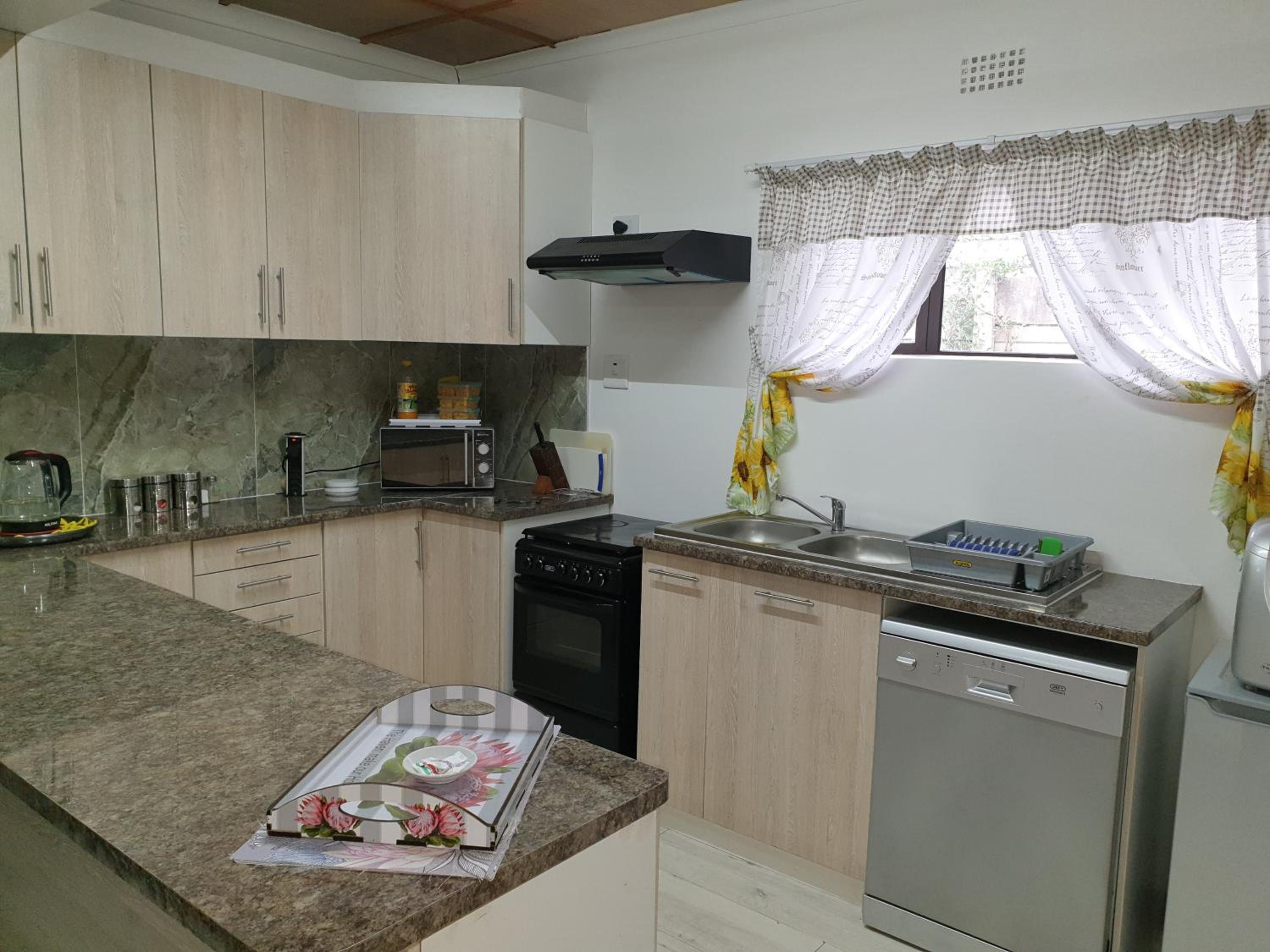 Family Room - Photo 10