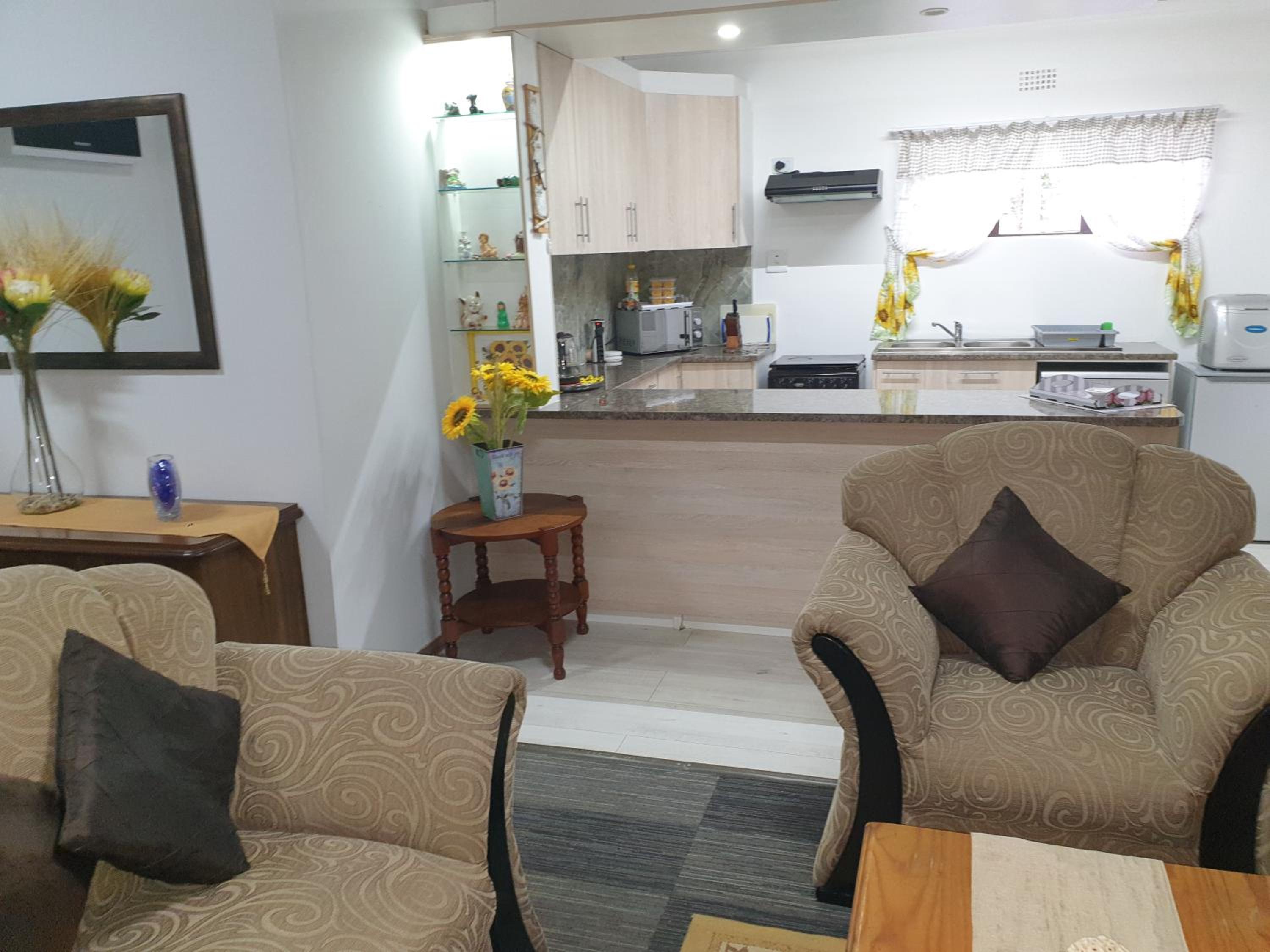 Family Room - Photo 11