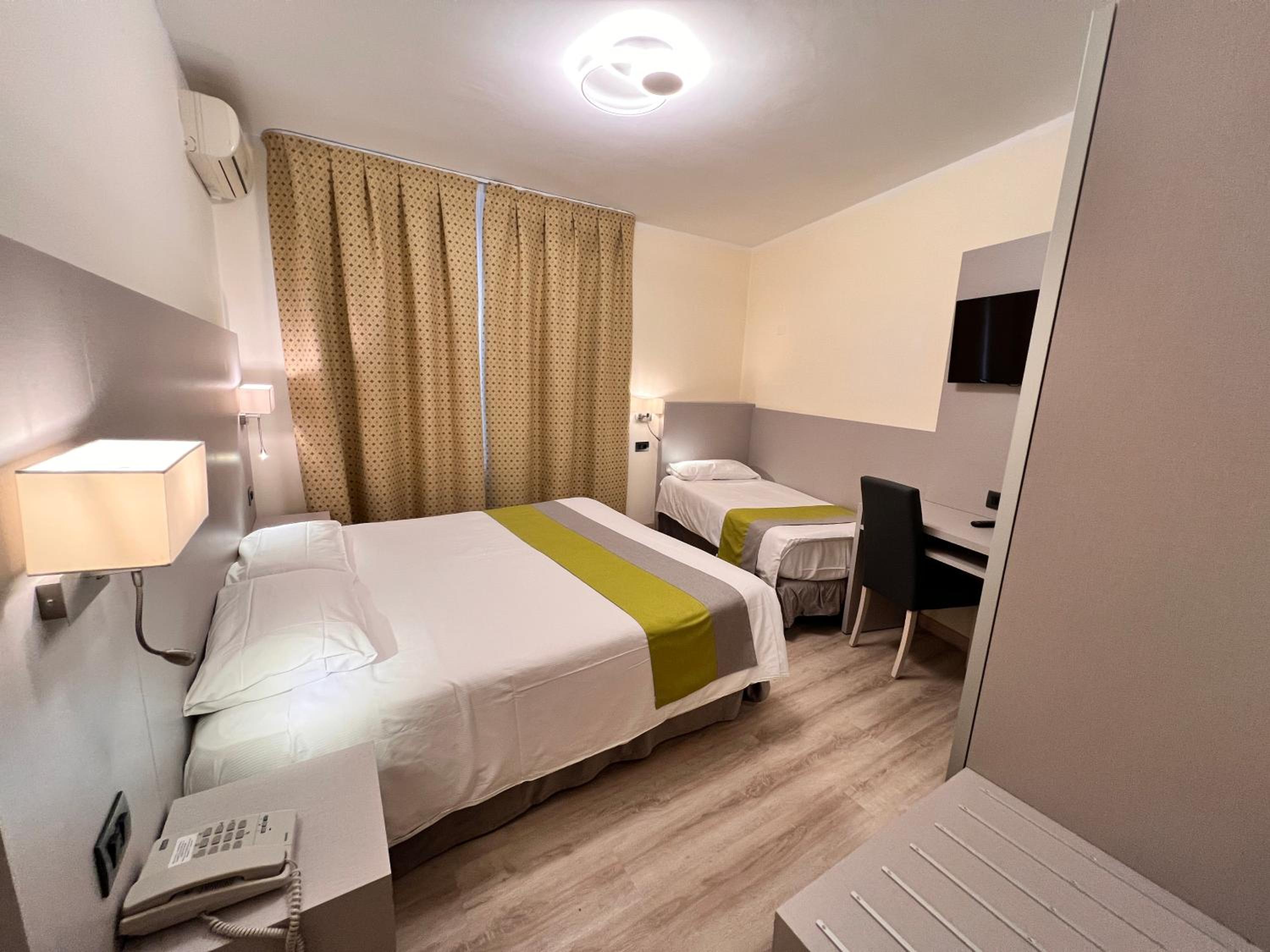Triple Room - Photo 6