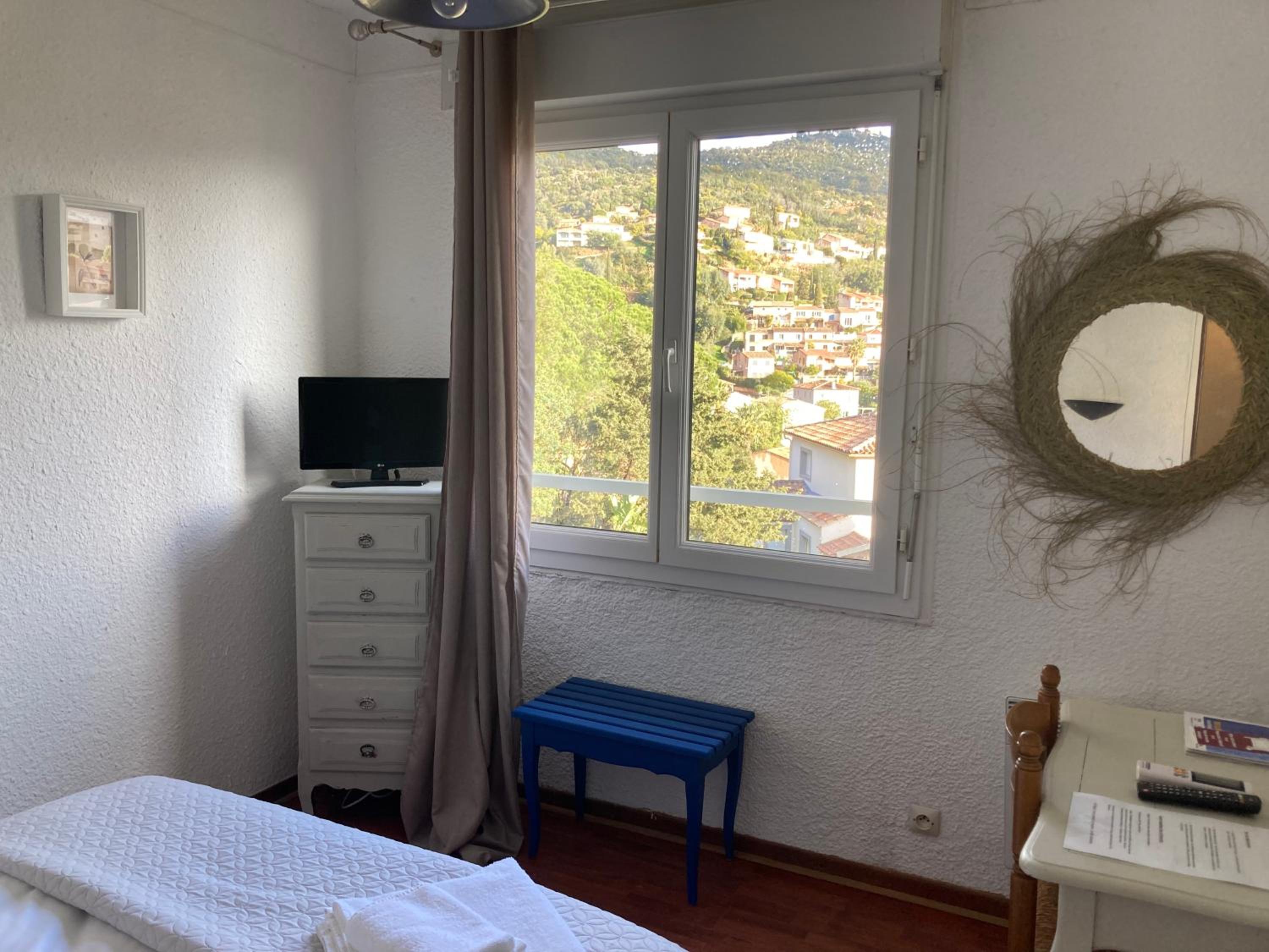Single Room with Private Bathroom