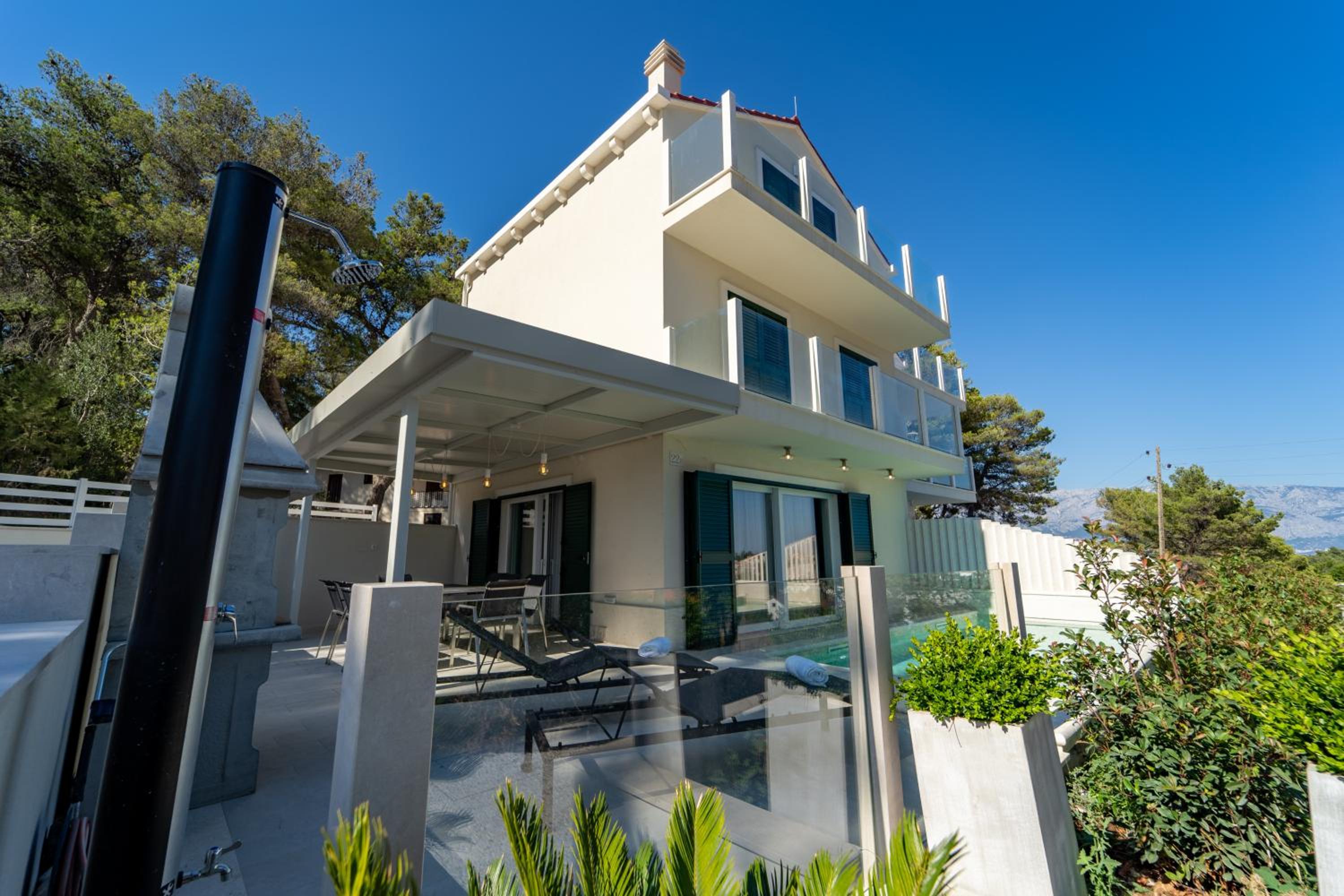 Three-Bedroom Villa photo 1