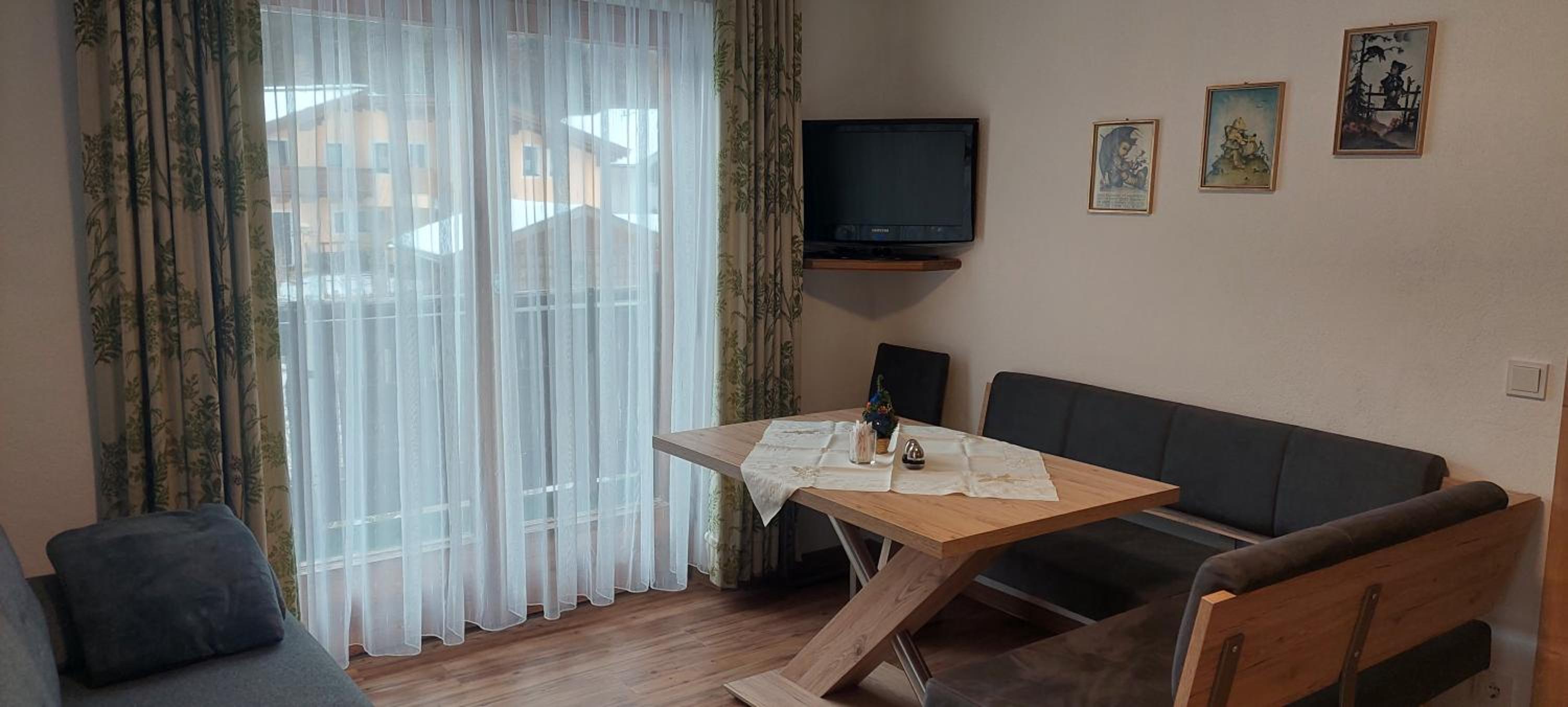 One-Bedroom Apartment photo 2