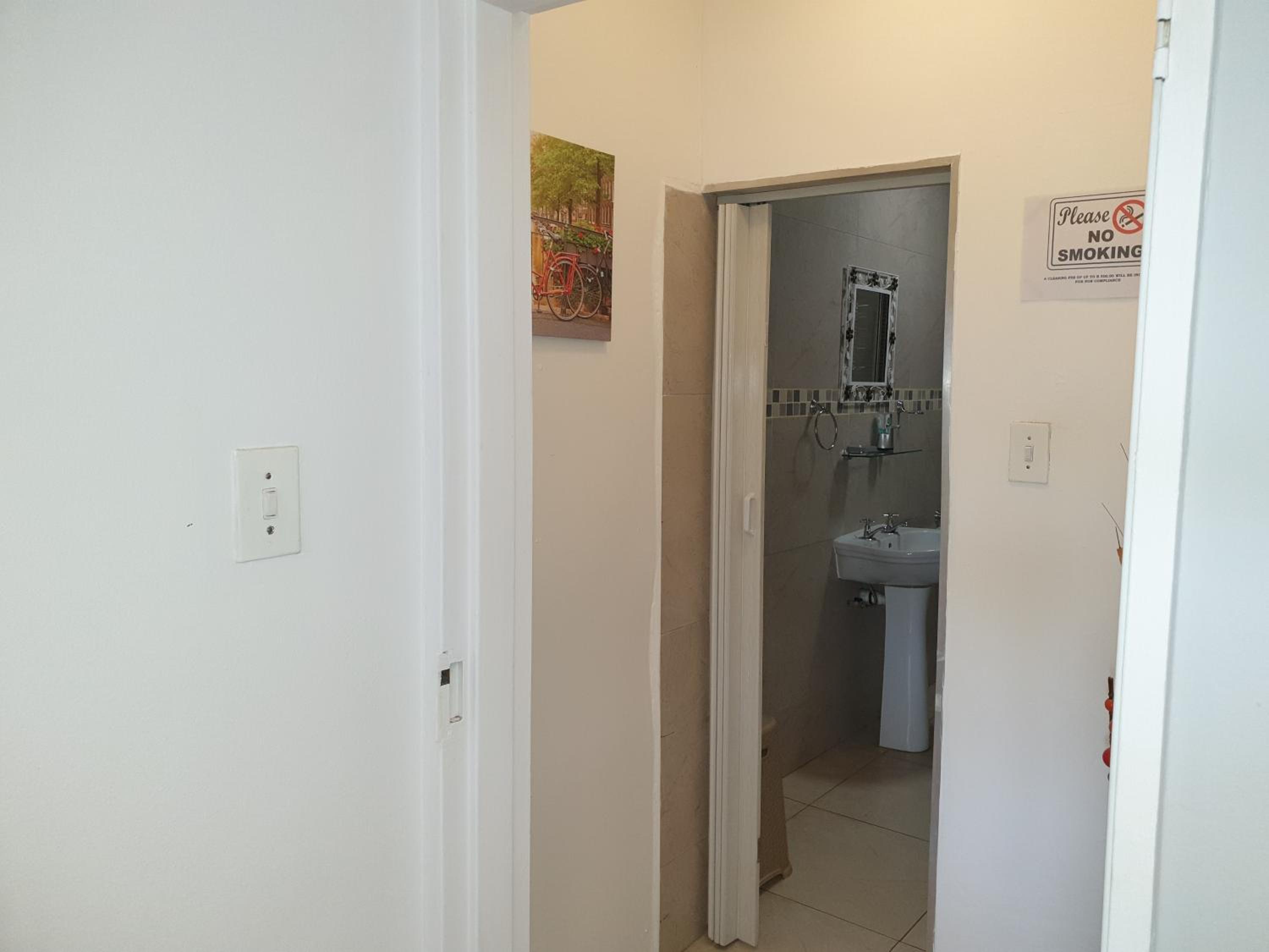 Deluxe Double Room - Photo 8