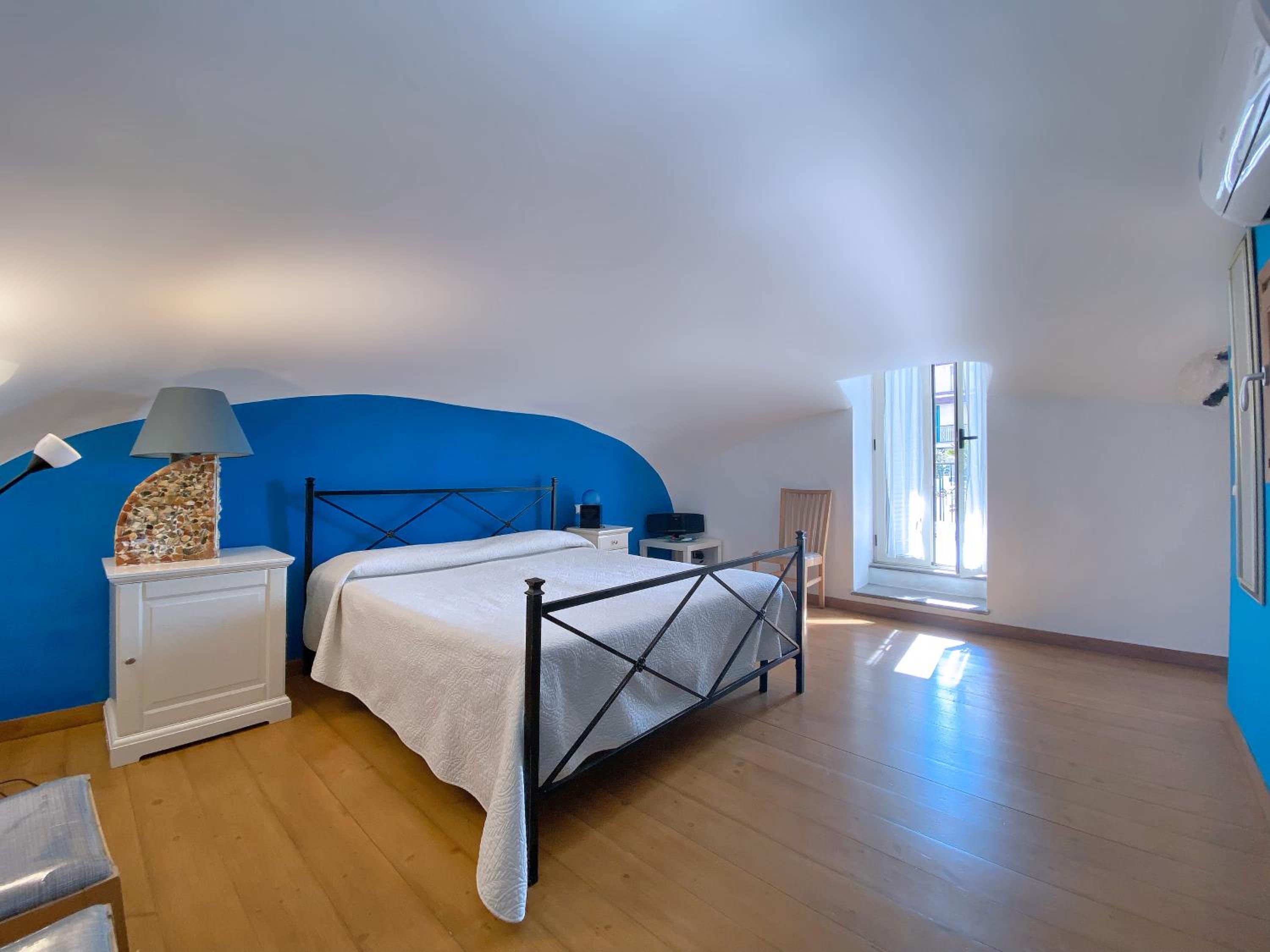 Three-Bedroom House - Photo 10