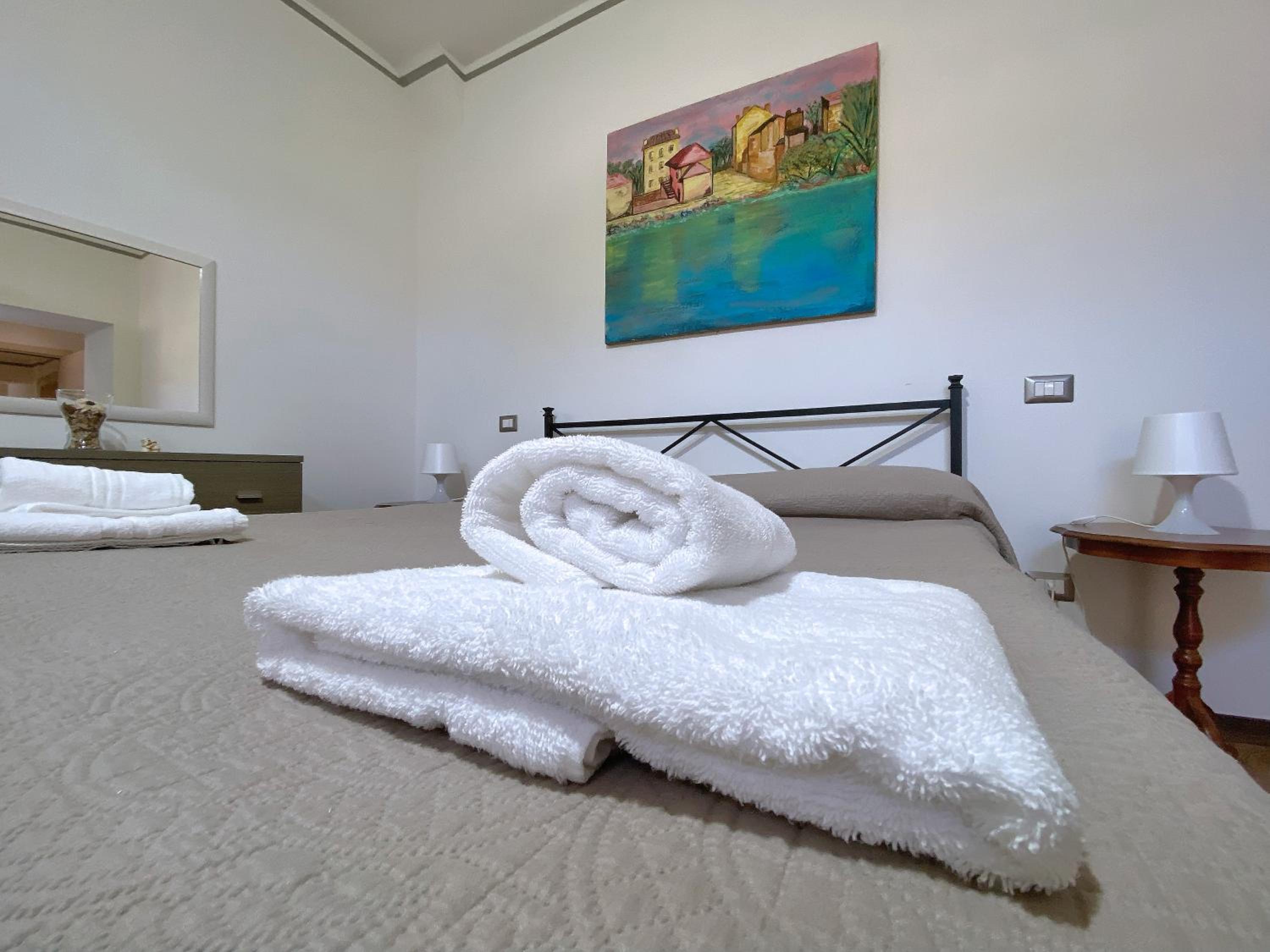 Three-Bedroom House - Photo 2