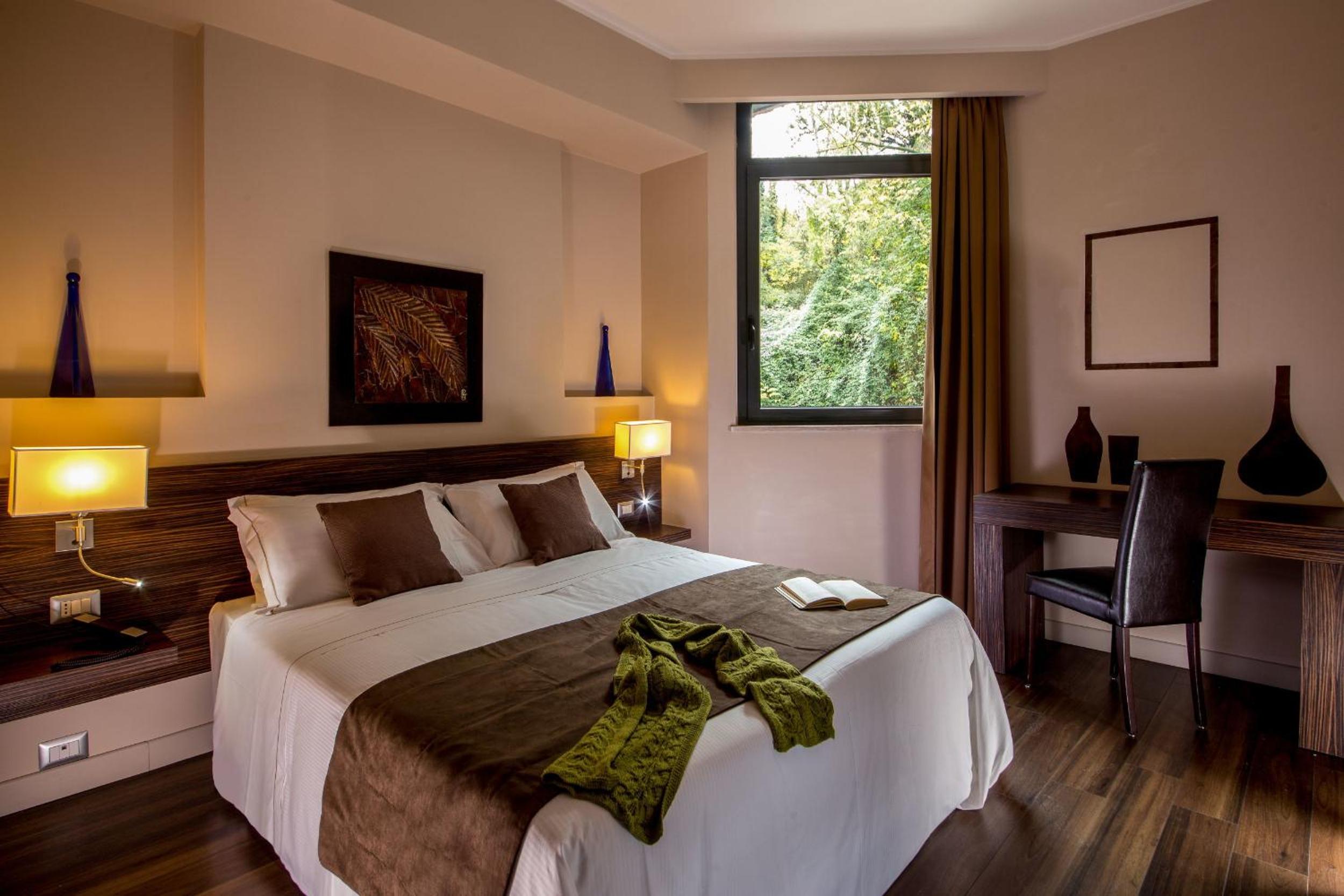 Standard Double or Twin Room photo 1