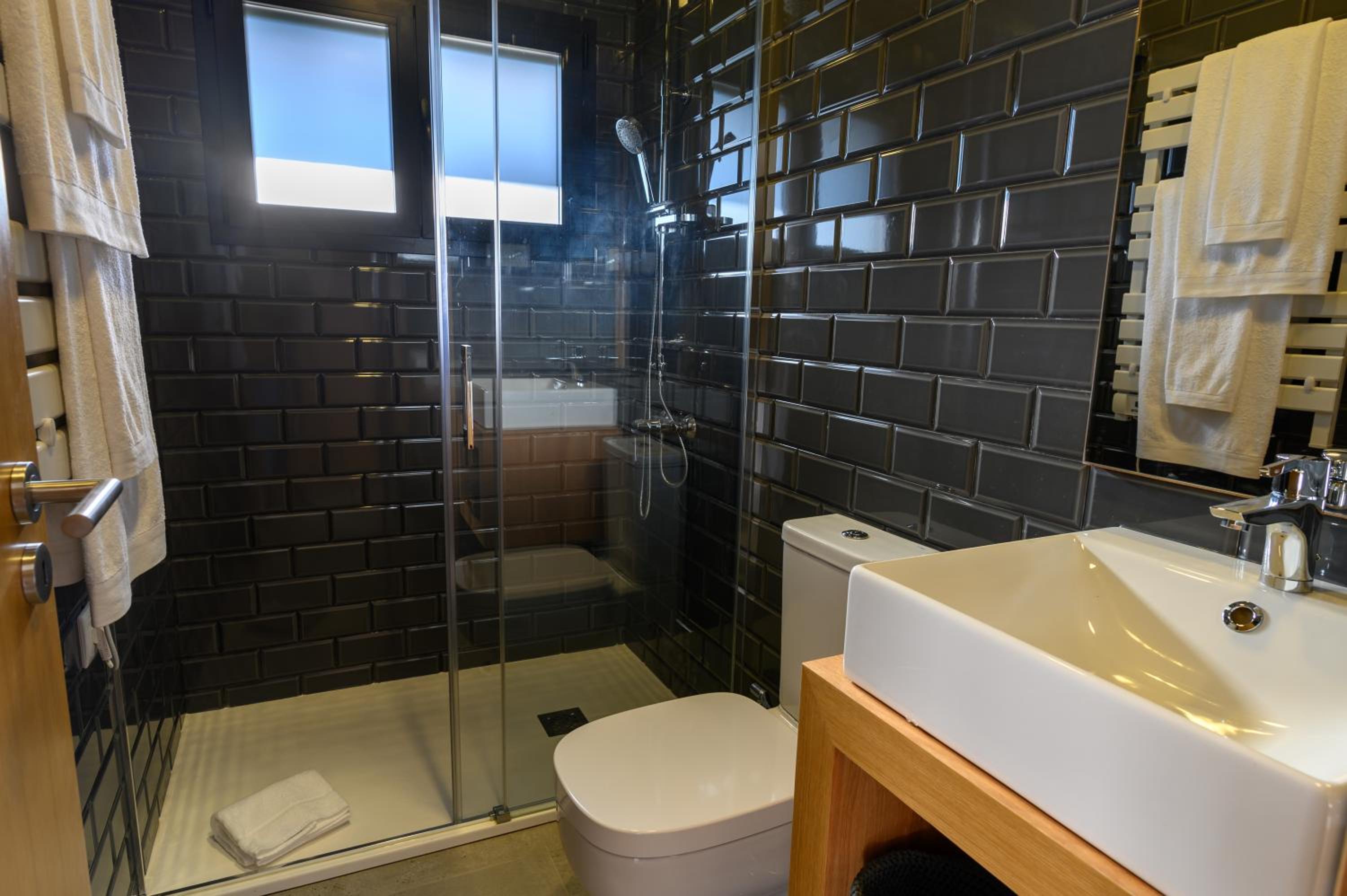 Two-Bedroom Villa - Photo 11
