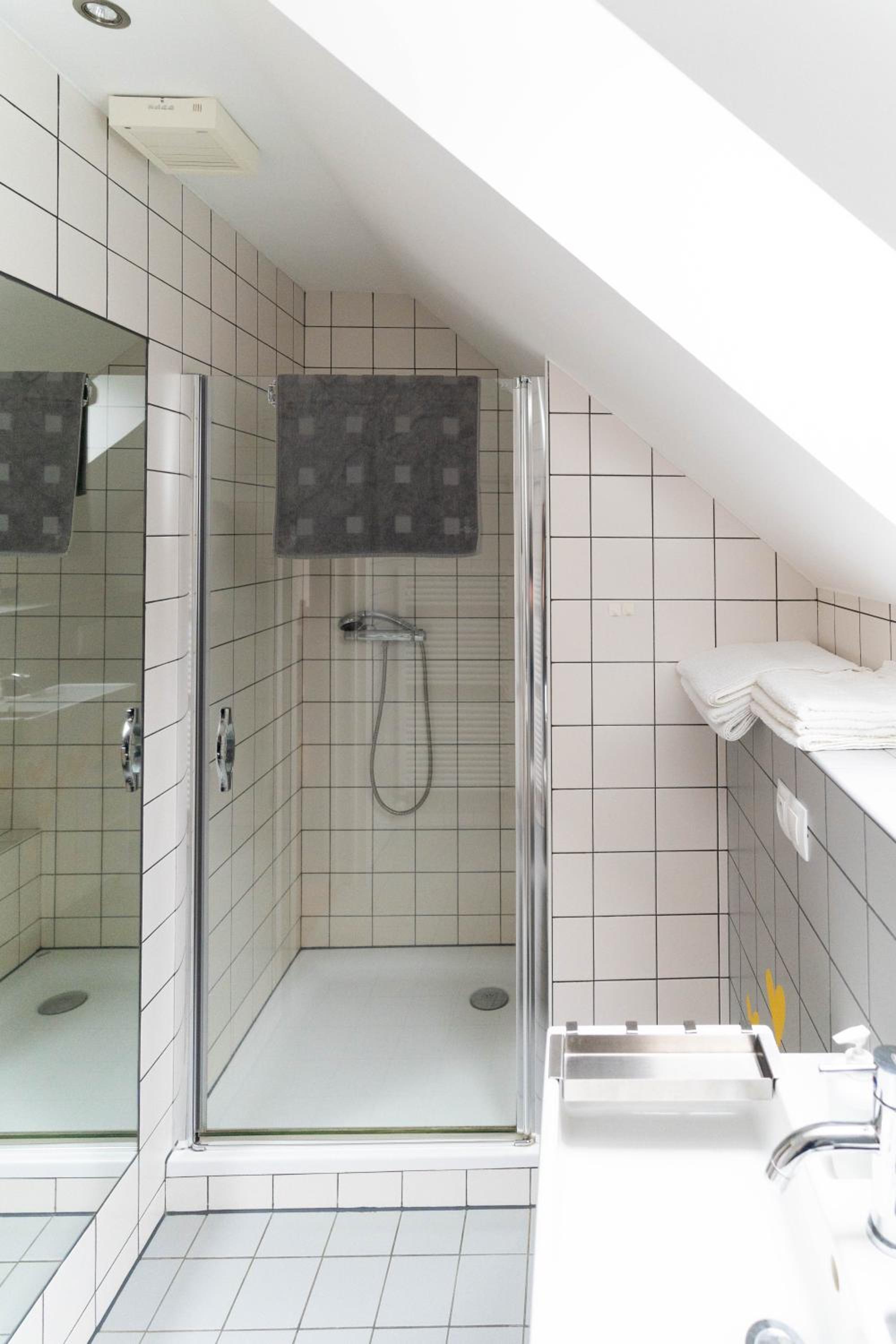 Triple Room with Bathroom - Photo 9
