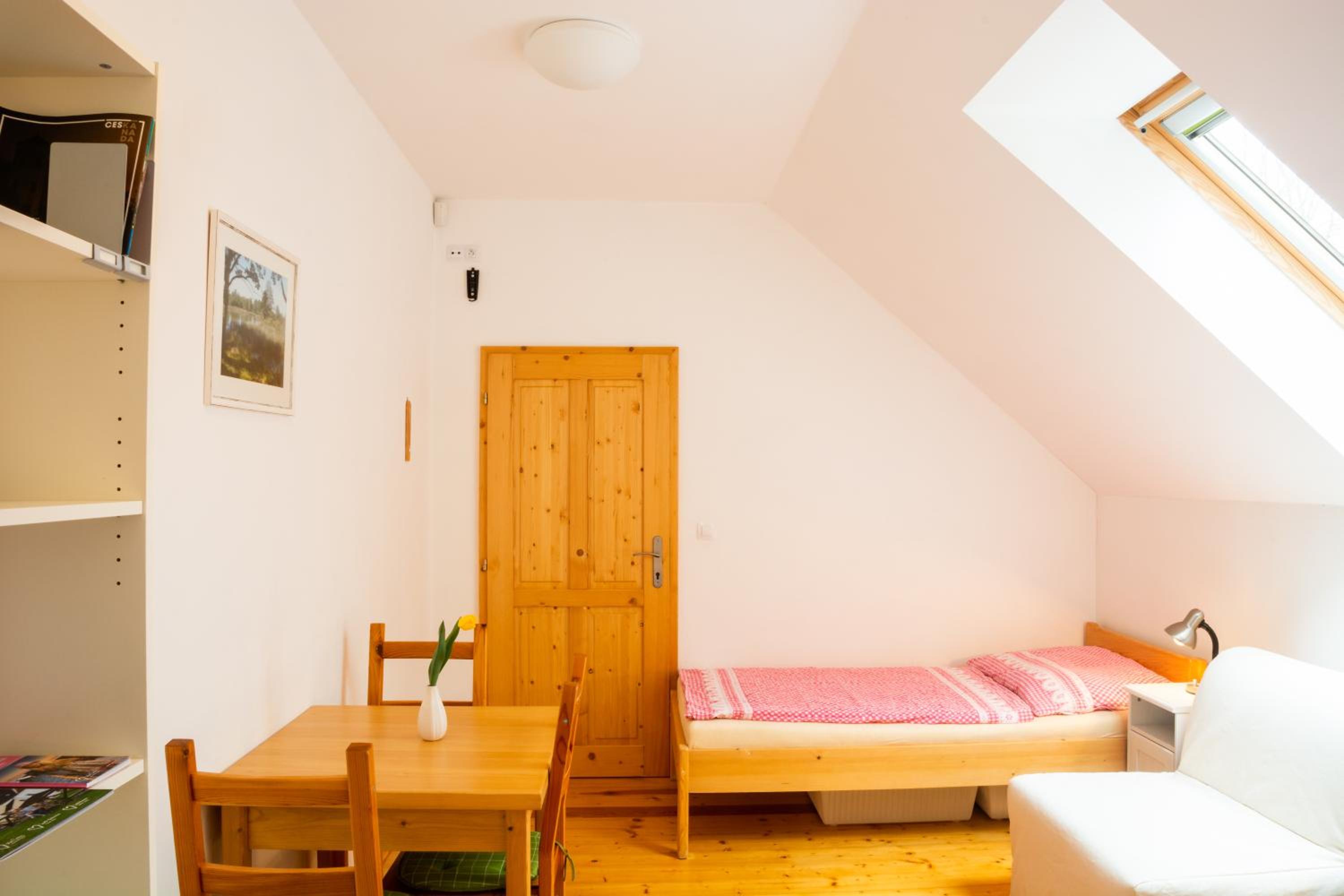 Triple Room with Bathroom - Photo 13